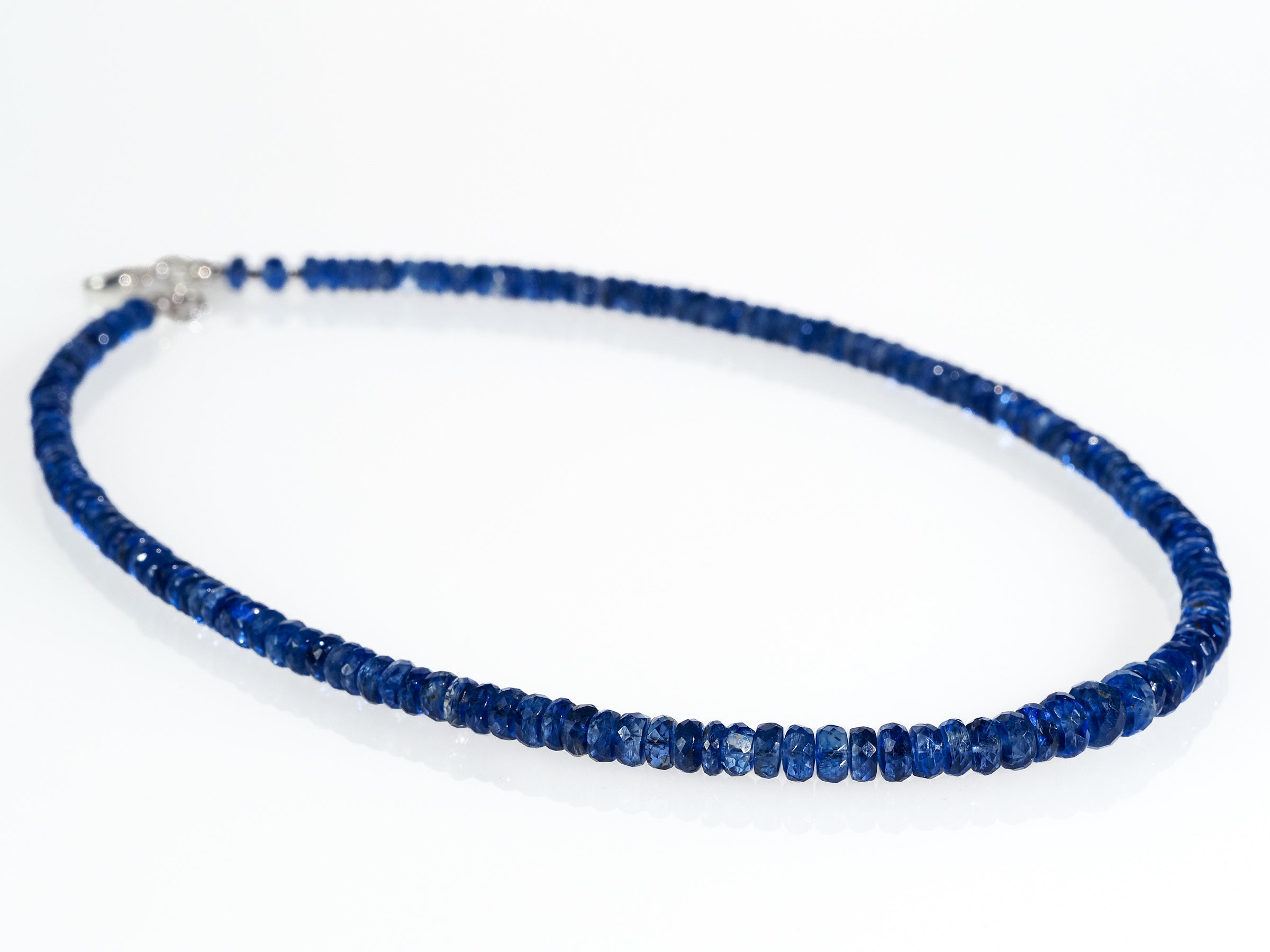 Facettierte Kyanit Kette mit 925 Silber – selten & intensiv - elstardesign