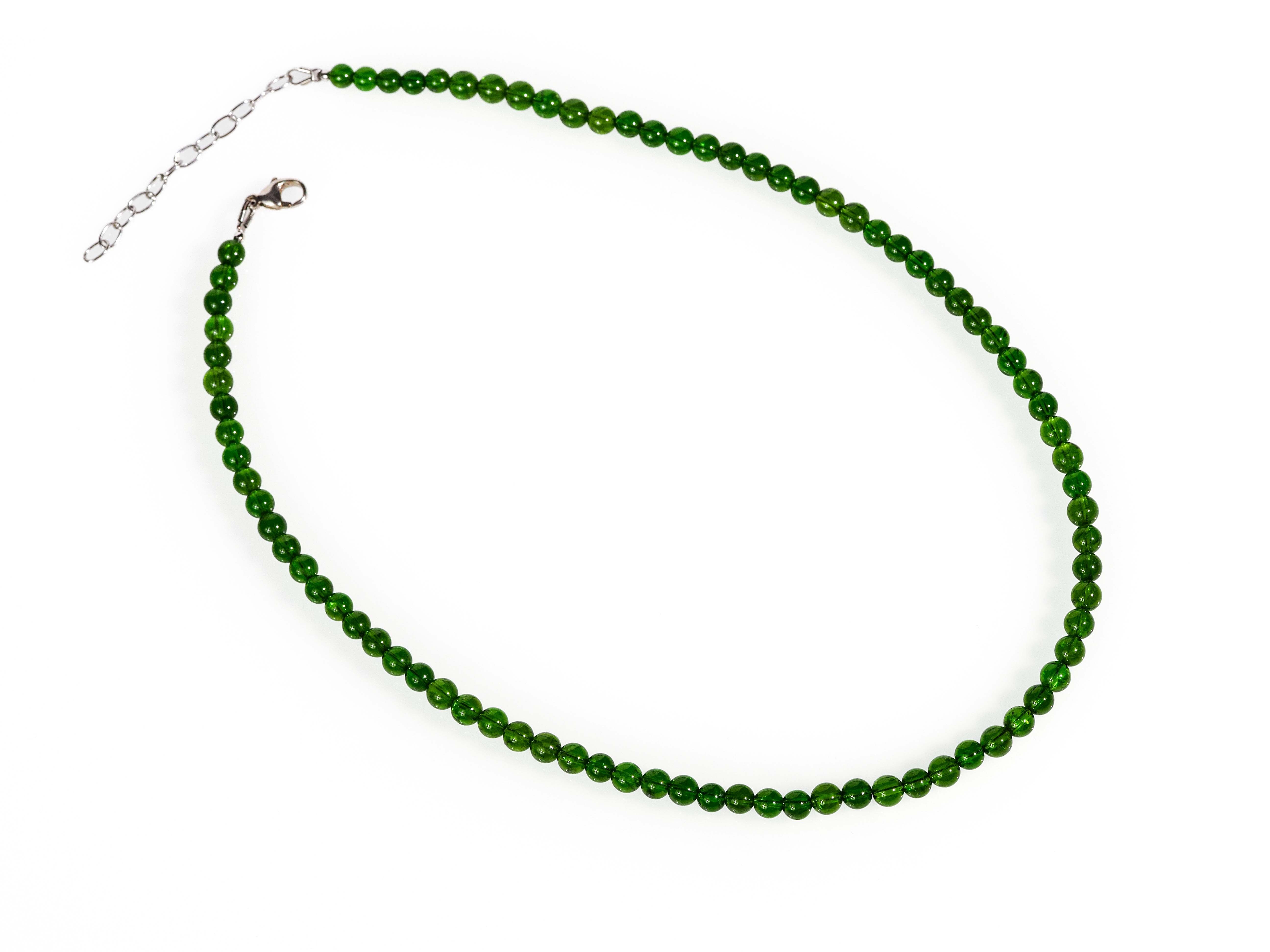 Chromdiopsid Kette: Eine strahlend grüne Edelsteinkette - elstardesign
