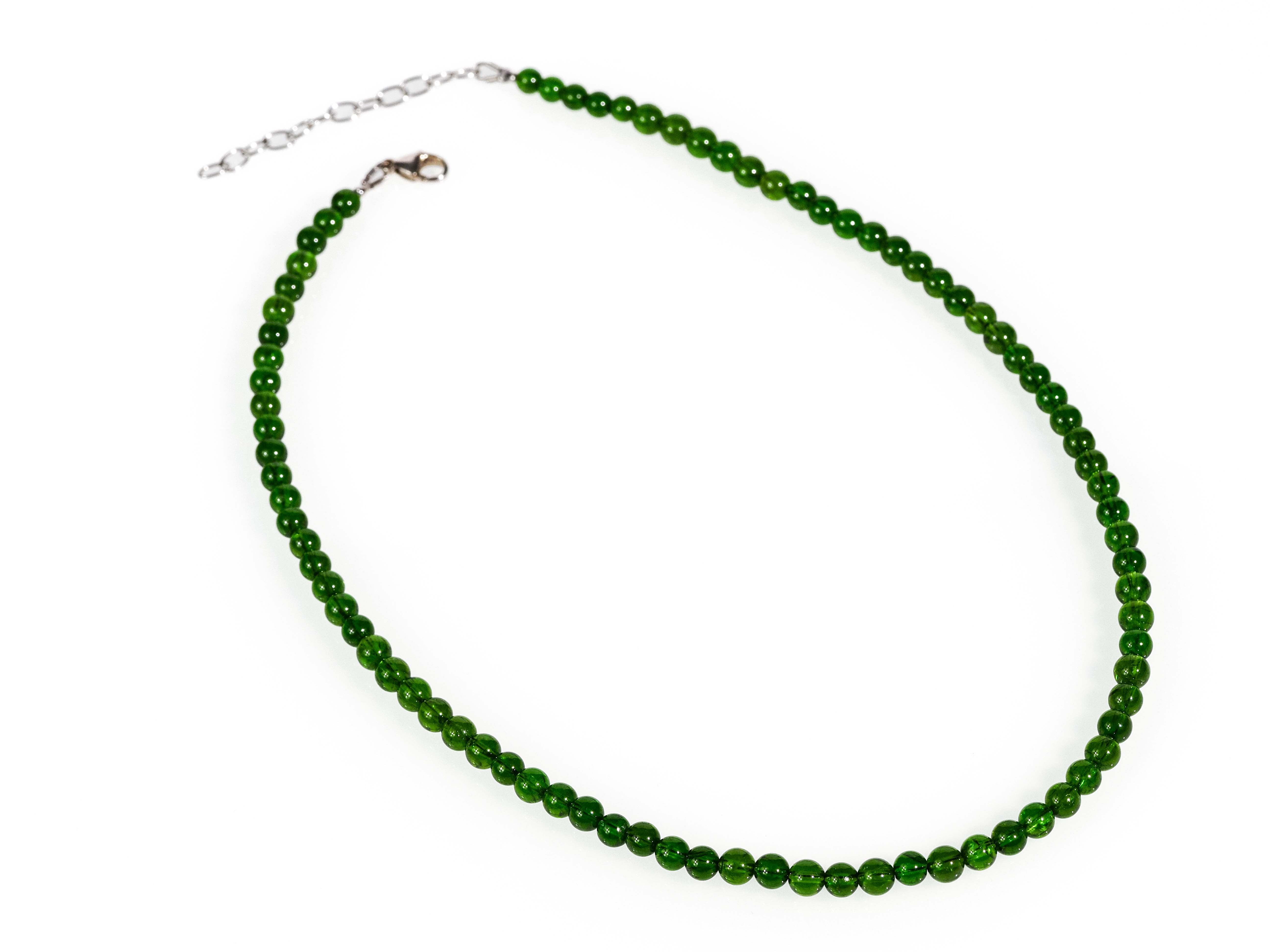 Chromdiopsid Kette: Eine strahlend grüne Edelsteinkette - elstardesign