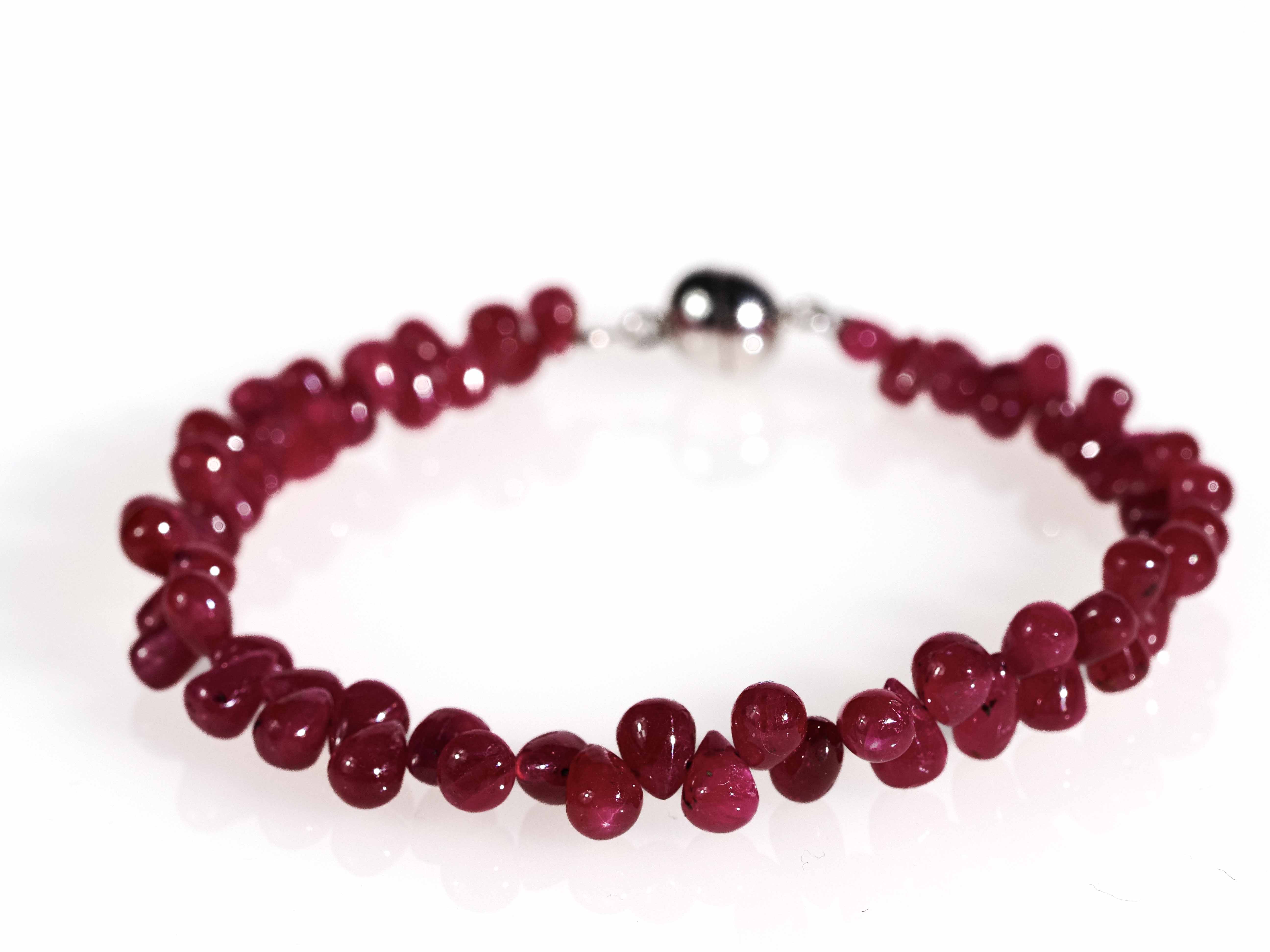Rubin Edelstein Armband Tropfenform & Magnetverschluss