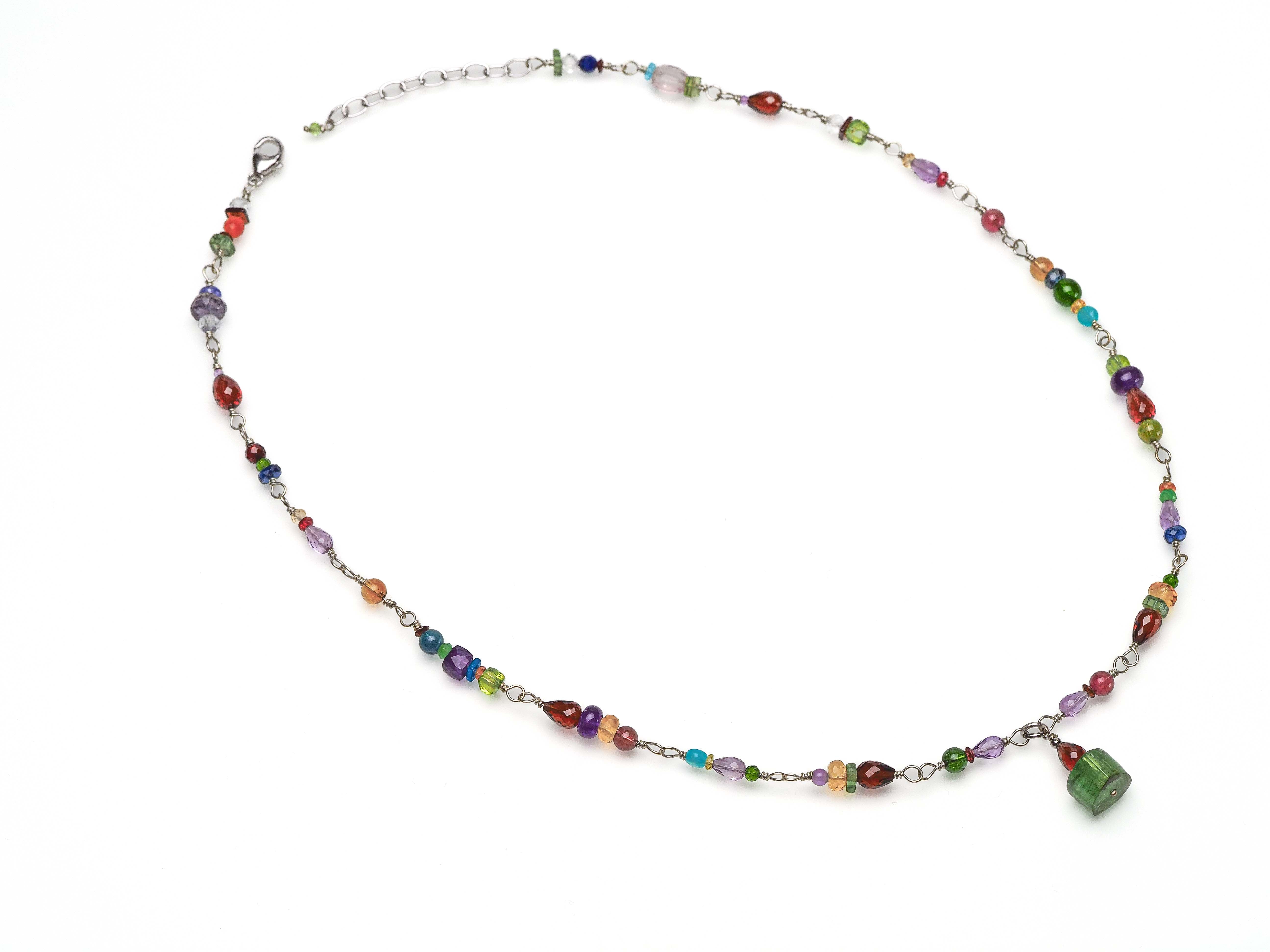 Turmalin Kette Silber – Farbenfrohe Rosenkranz Edelsteinkette mit grüner Turmalin-Spitze, handgefertigtes Einzelstück - elstardesign