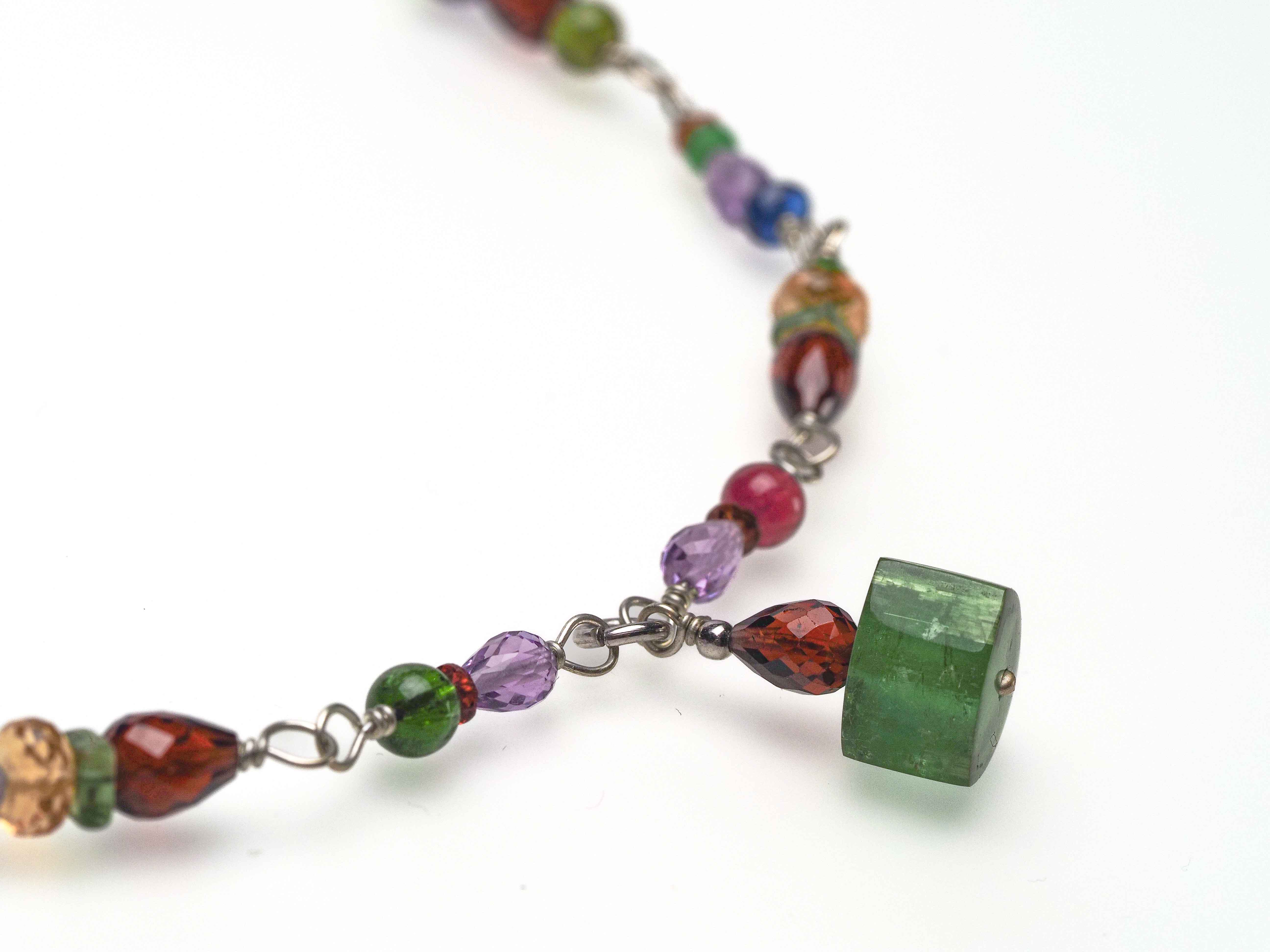 Turmalin Kette Silber – Farbenfrohe Rosenkranz Edelsteinkette mit grüner Turmalin-Spitze, handgefertigtes Einzelstück - elstardesign