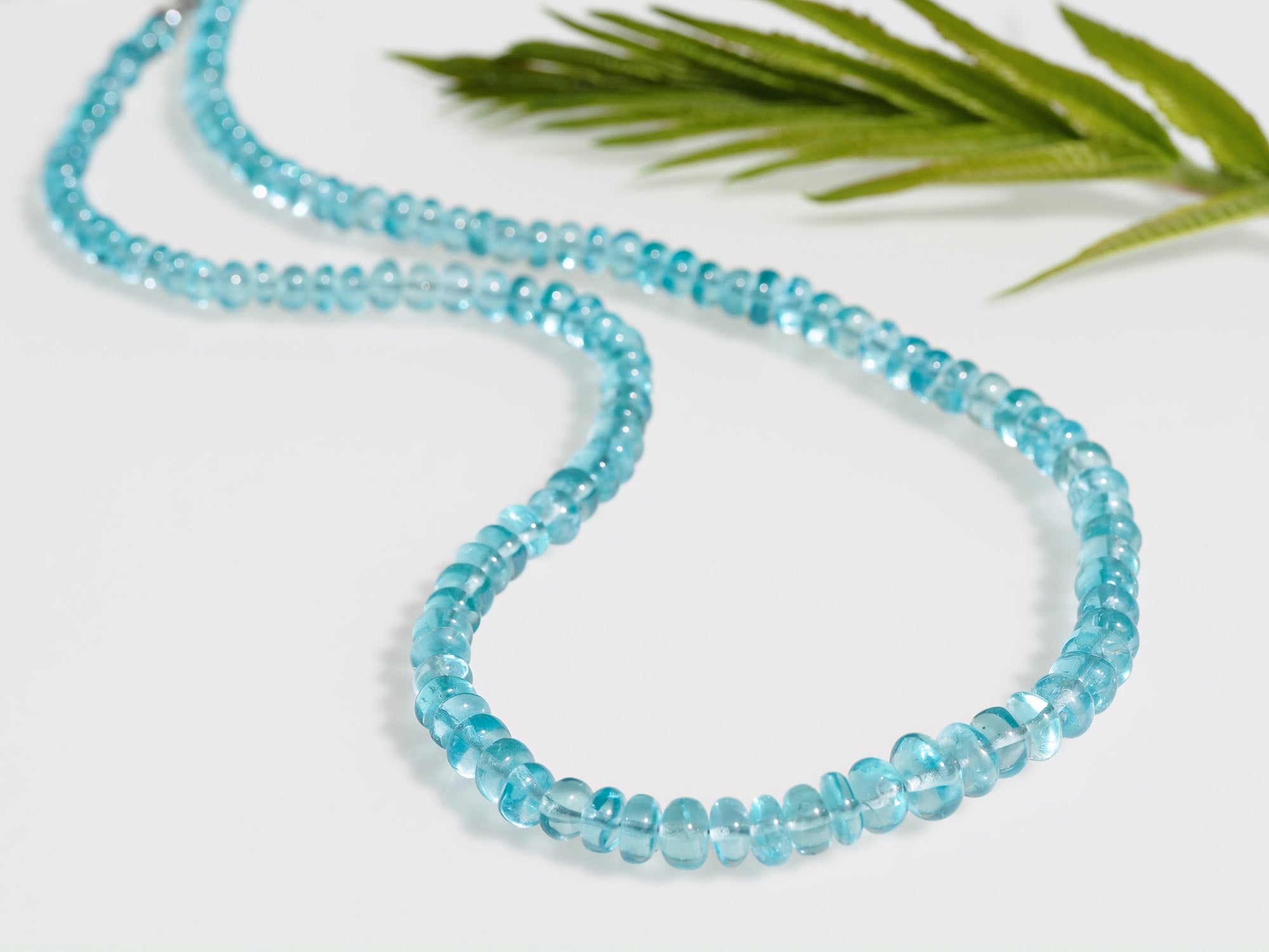 Apatite necklace in top quality with 925 silver clasp