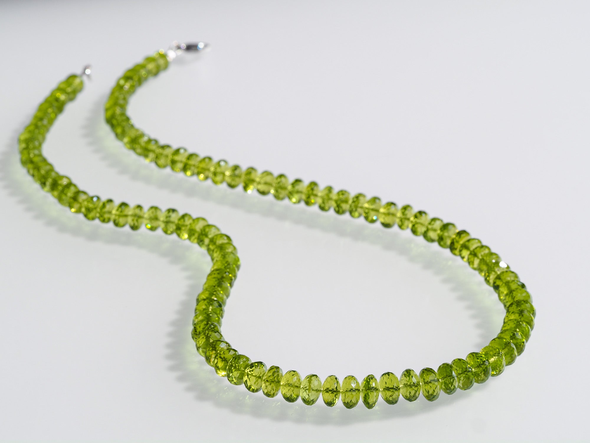 Peridot Kette in seltener Größe & Qualität