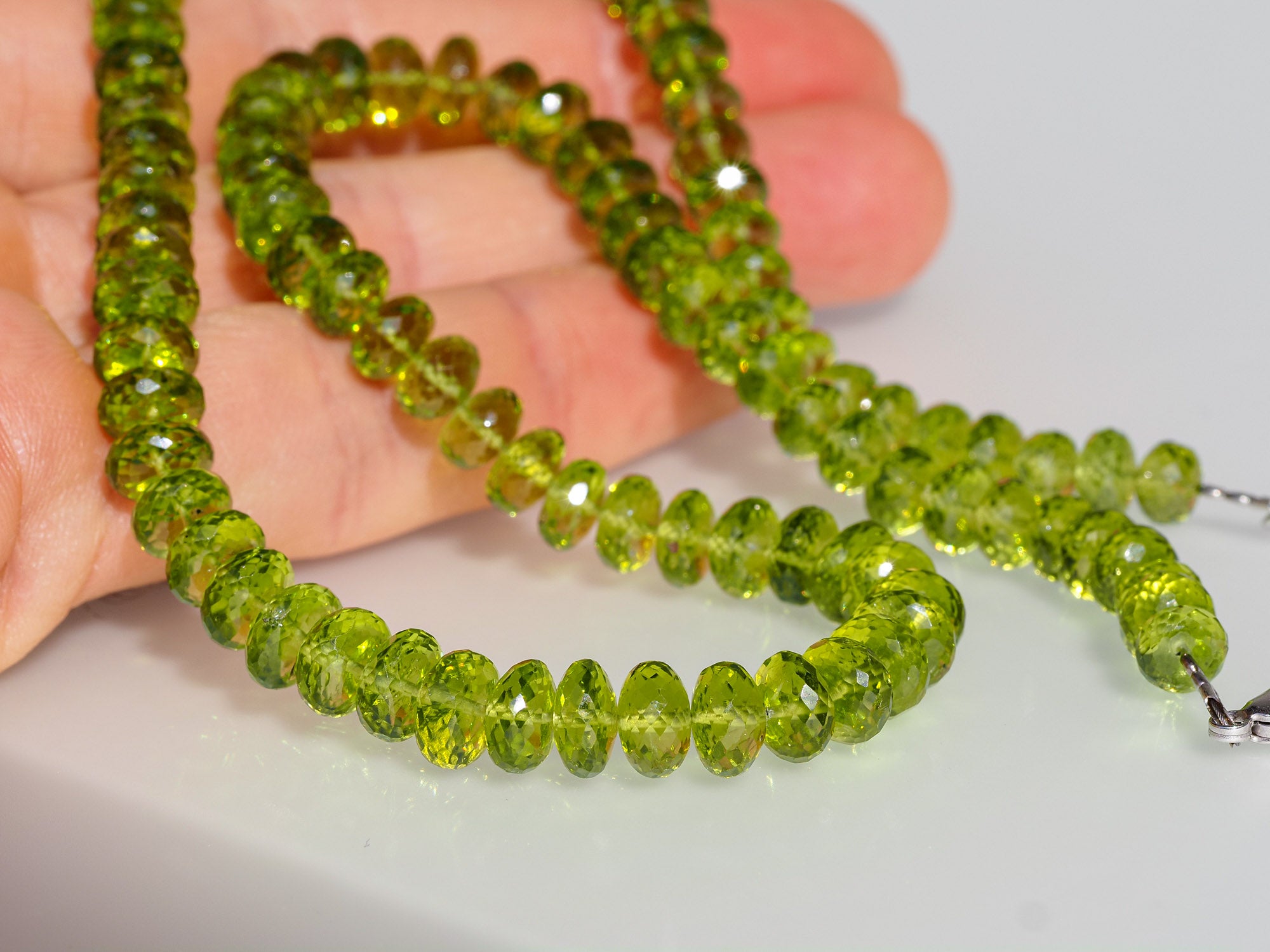 Peridot Kette in seltener Größe & Qualität