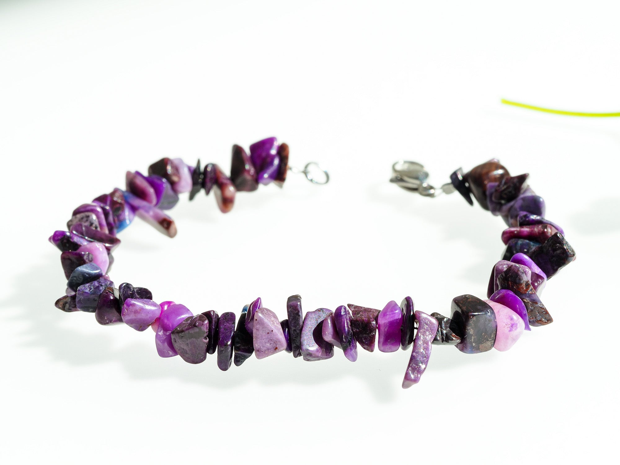 Sugilith Splitter Armband Natur Edelstein