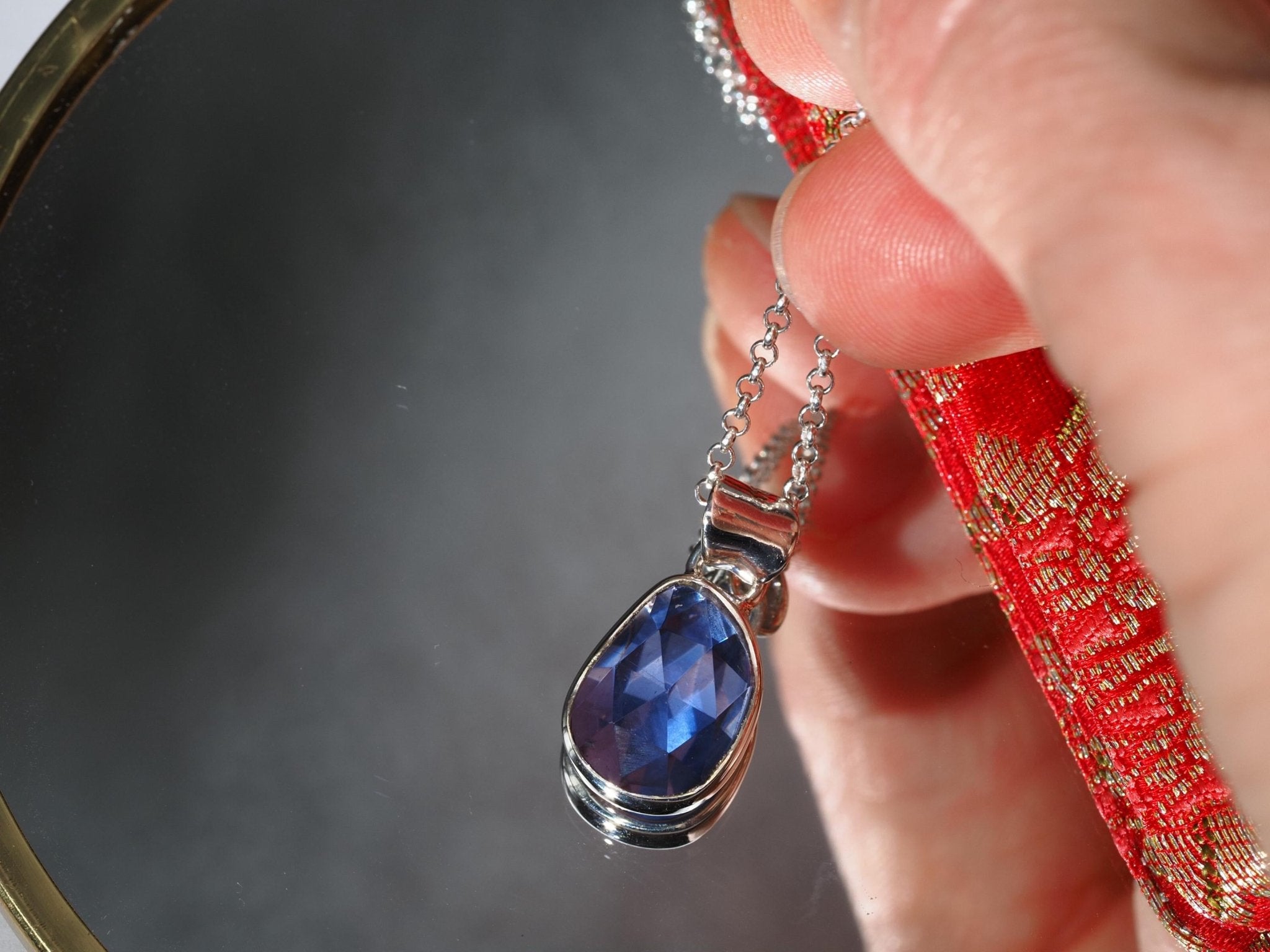 Anhänger Iolith – blau Edelsteinanhänger Silber