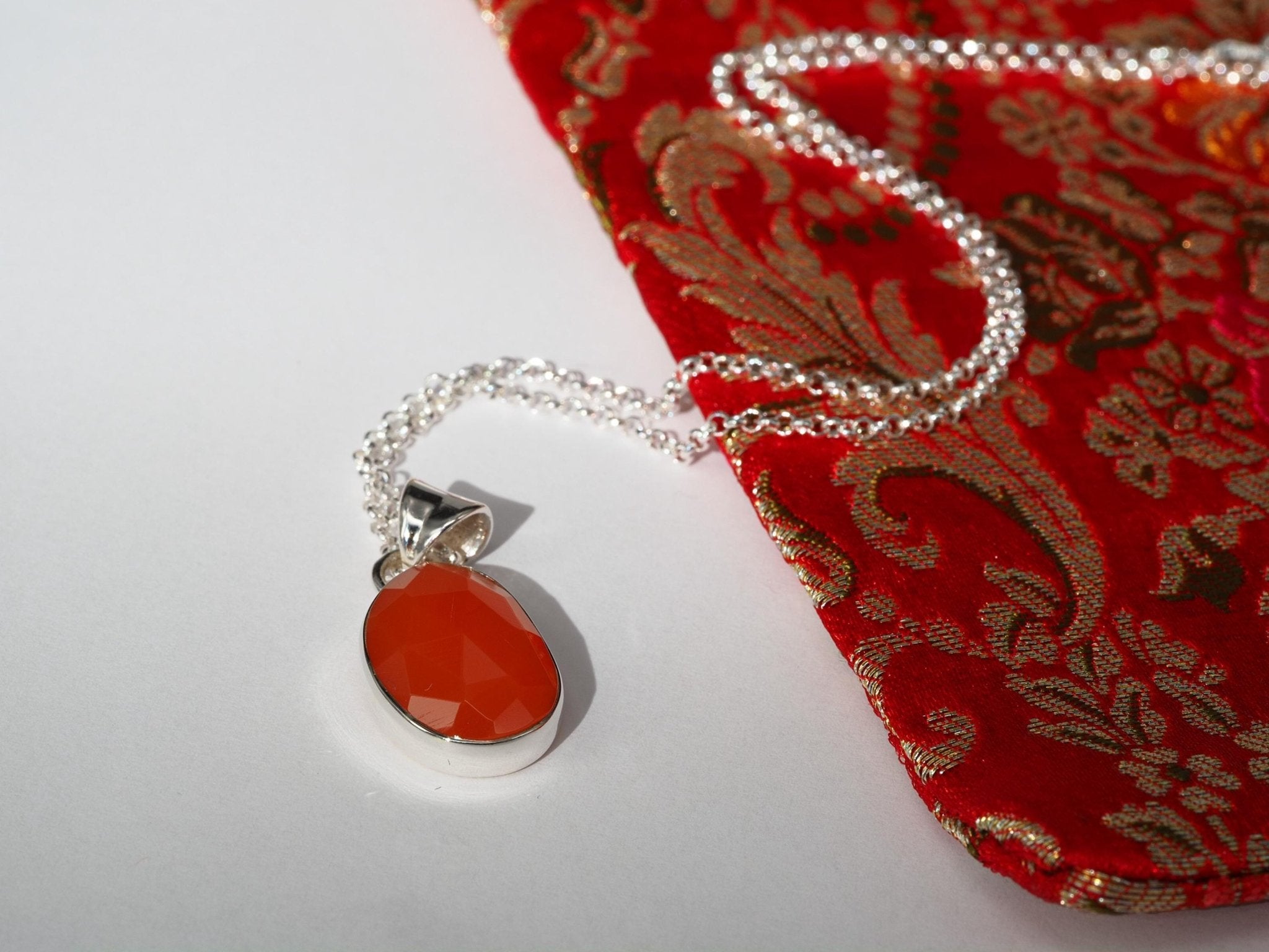 Anhänger Karneol – zierlicher Edelsteinanhänger Silber