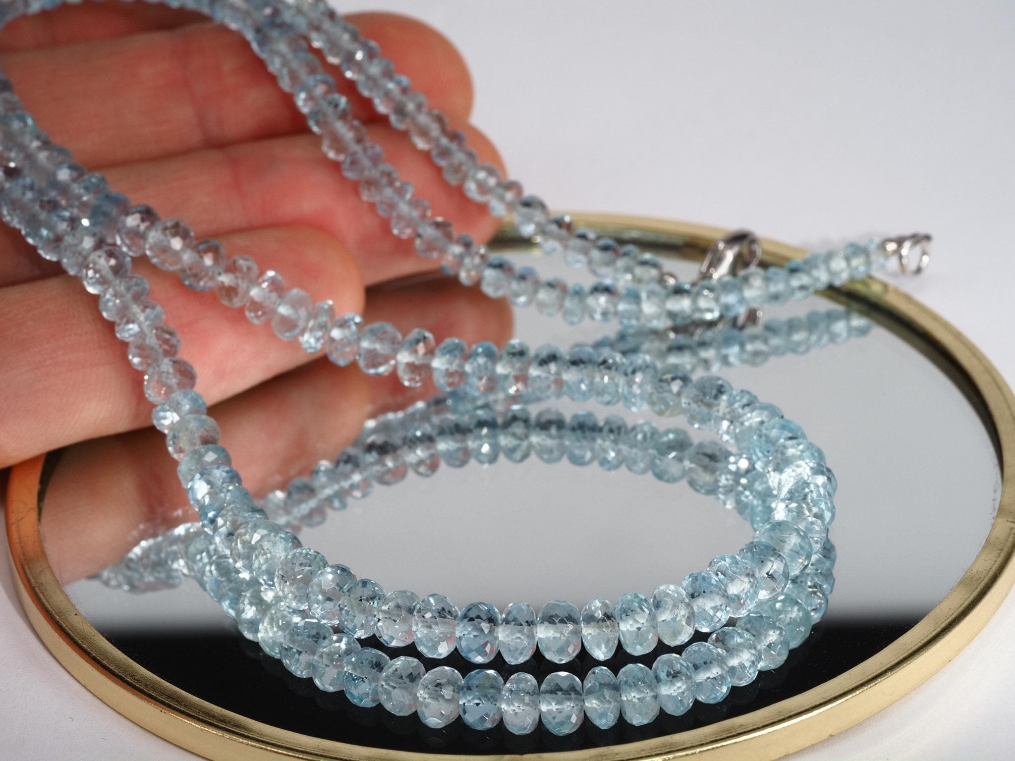 Aquamarin Halskette – brillant facettiert, leuchtend hellblau, höchste Qualität