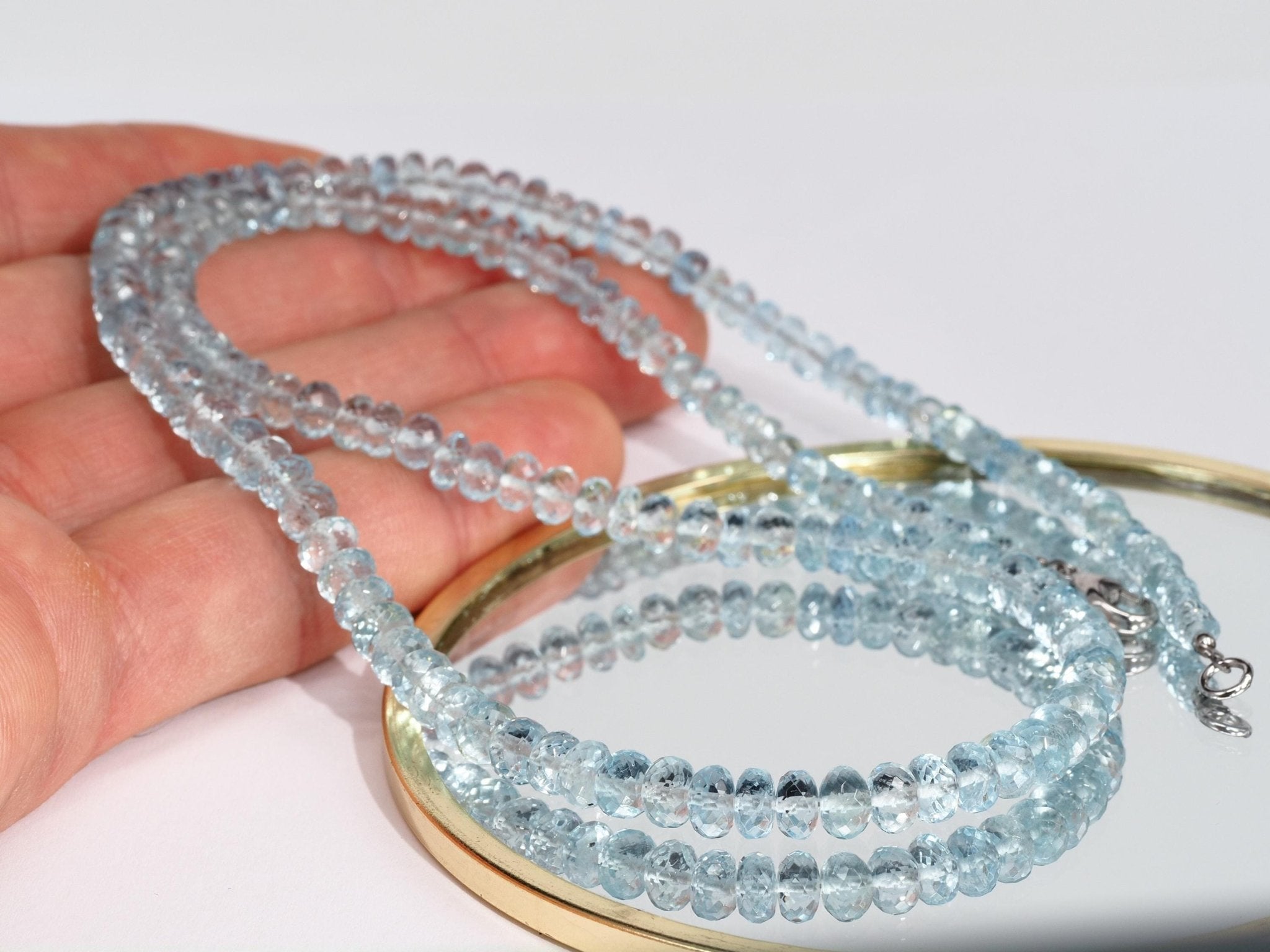 Aquamarin Halskette – brillant facettiert, leuchtend hellblau, höchste Qualität