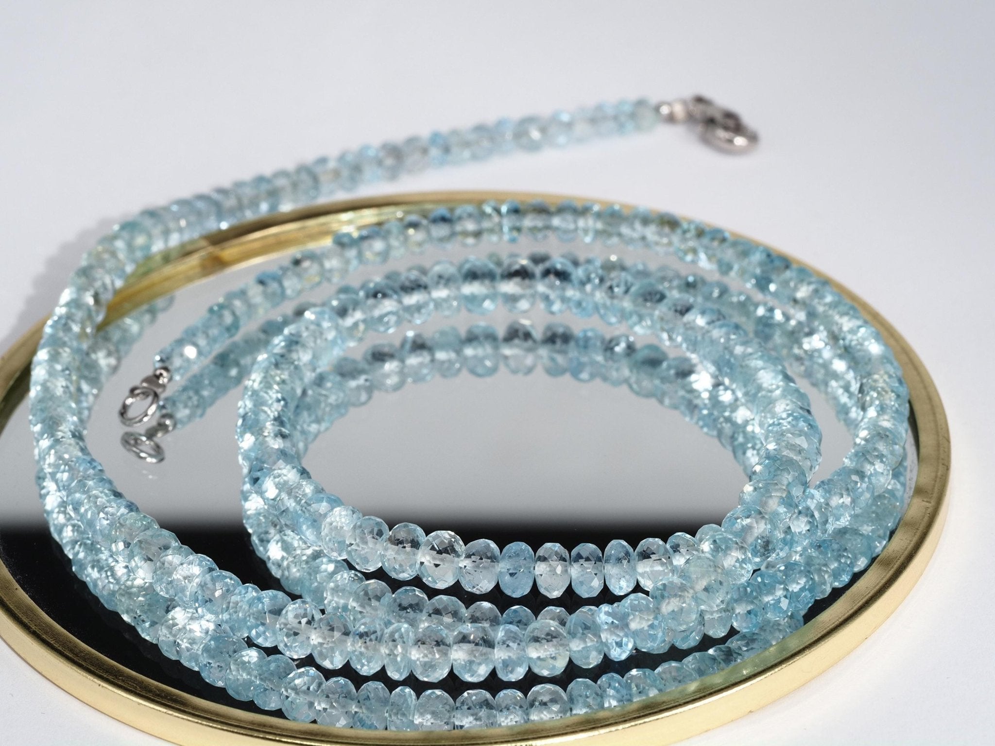 Aquamarin Halskette – brillant facettiert, leuchtend hellblau, höchste Qualität