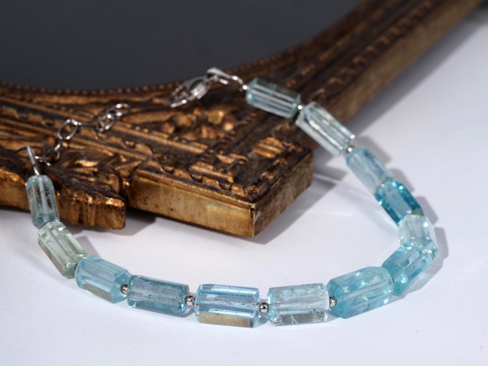 Aquamarin Spitzen Armband – naturbelassene Kristallspitzen in klarem Blau