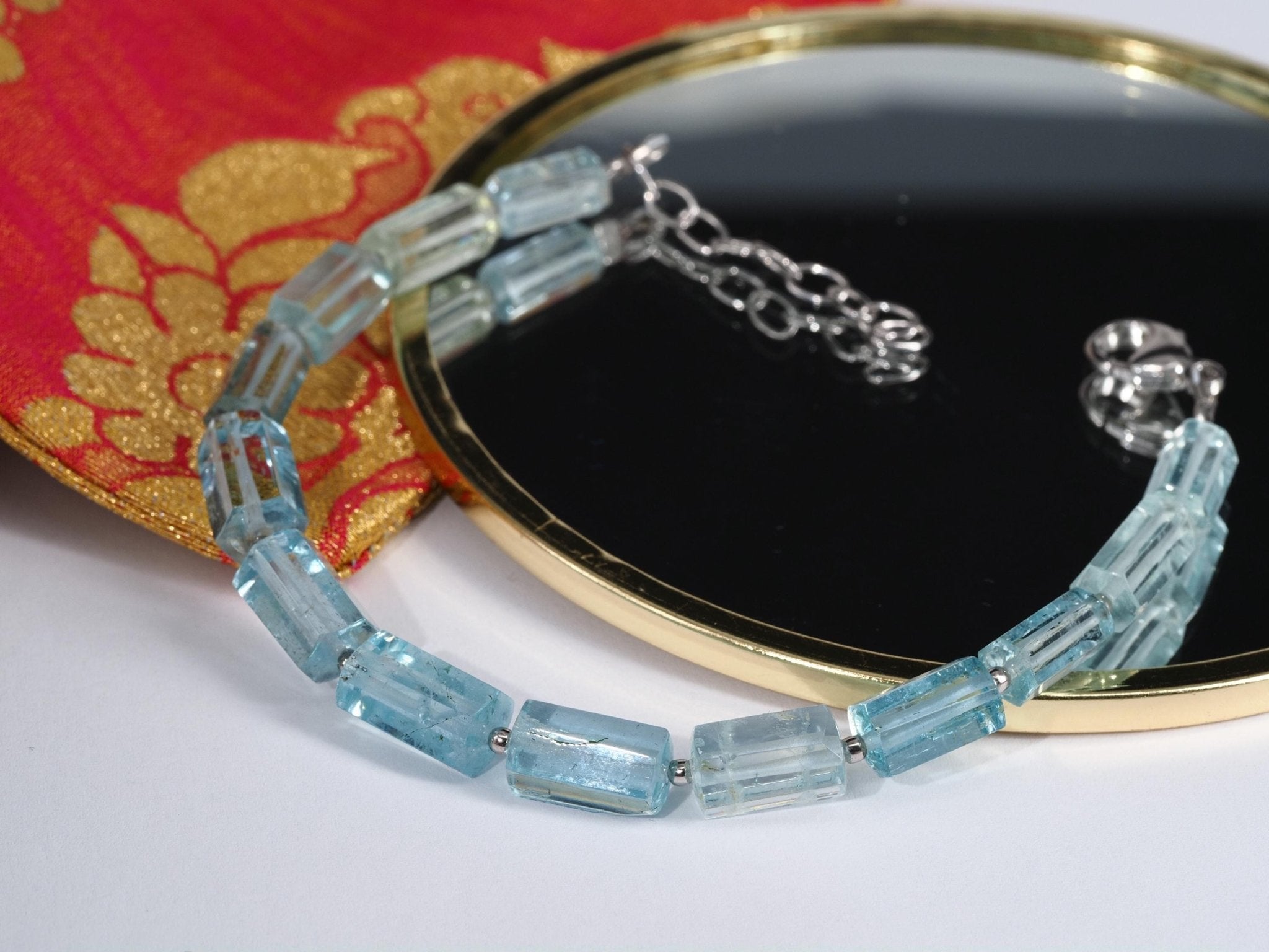 Aquamarin Spitzen Armband – naturbelassene Kristallspitzen in klarem Blau