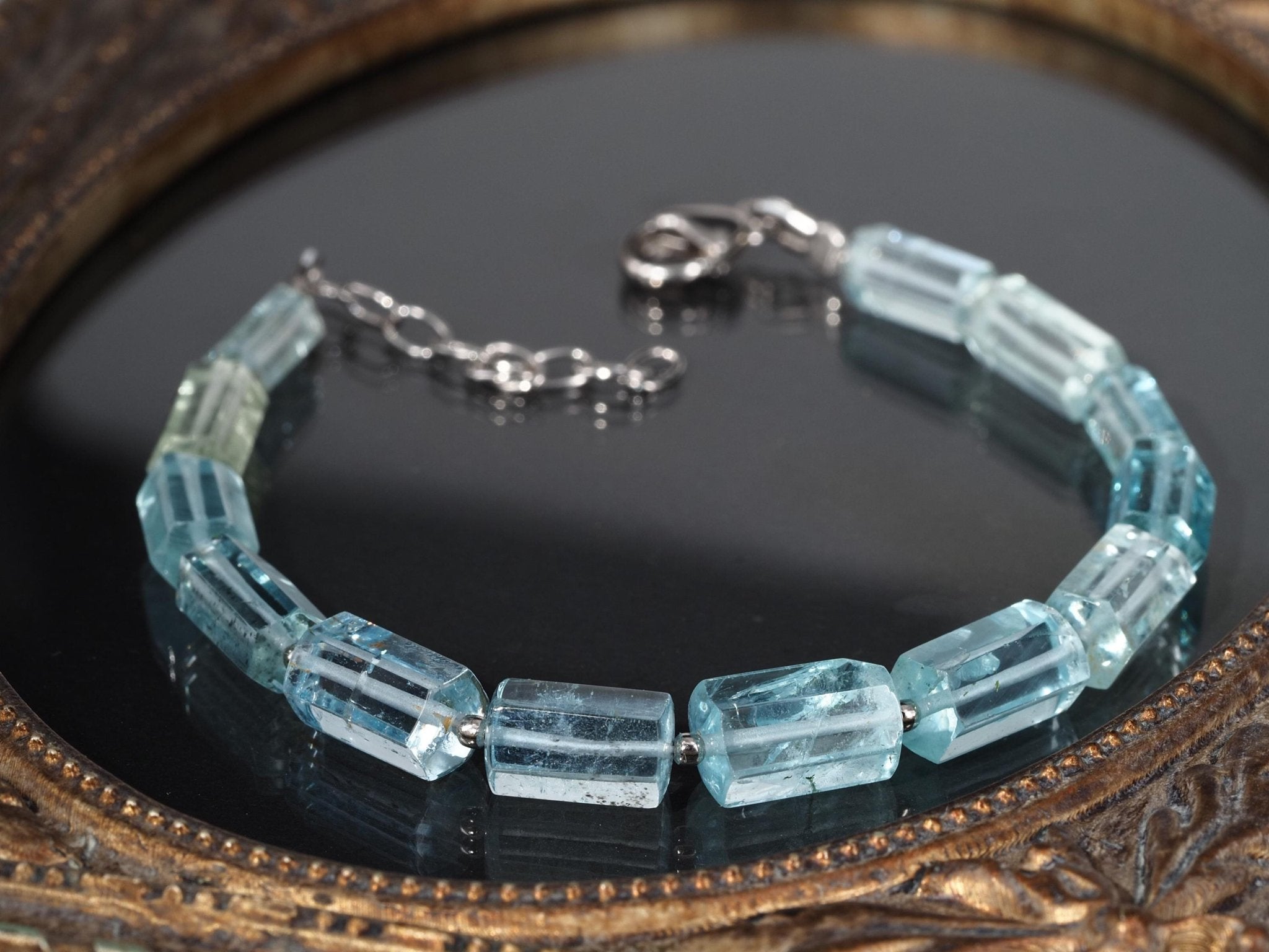 Aquamarin Spitzen Armband – naturbelassene Kristallspitzen in klarem Blau