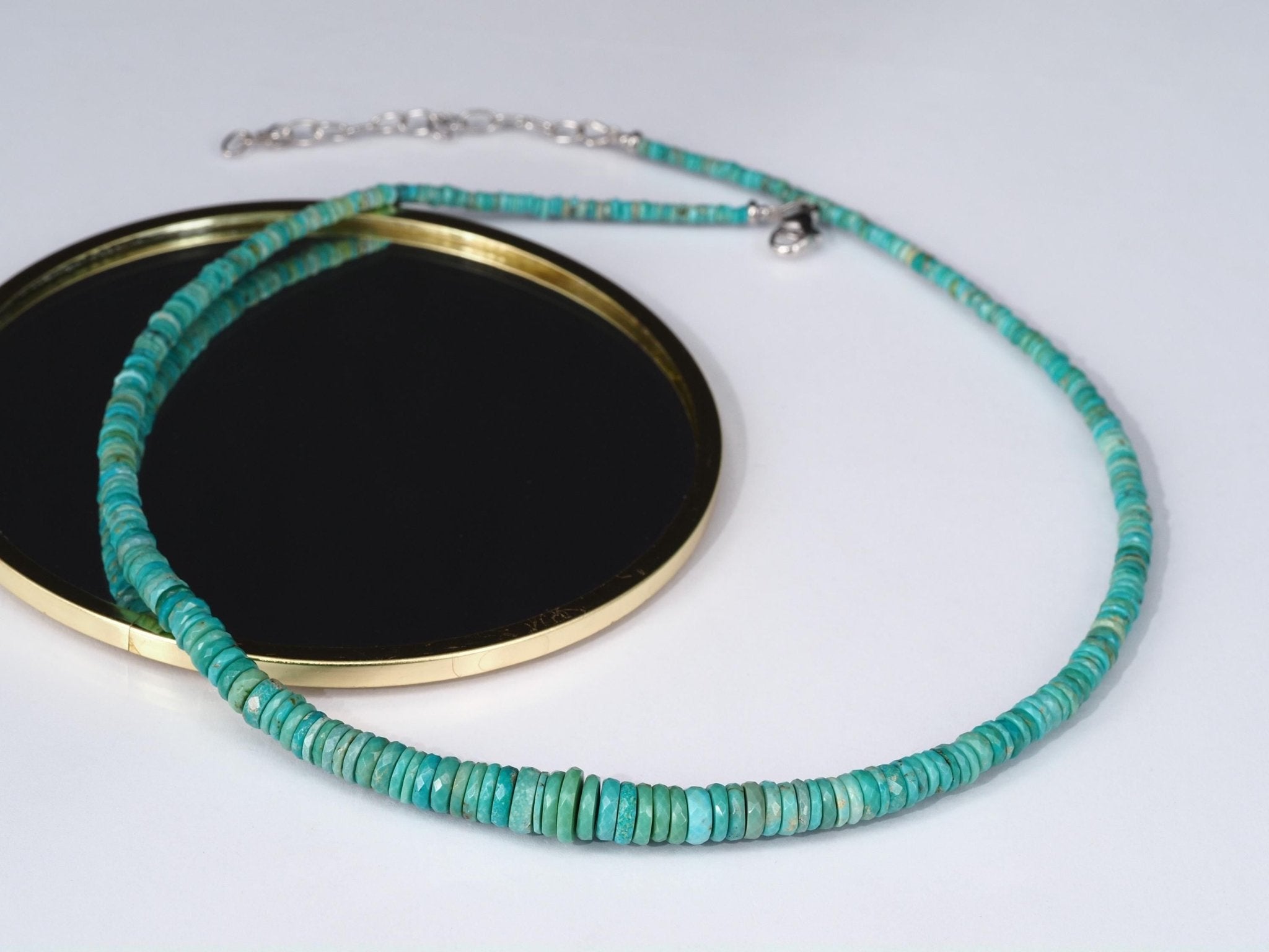 Arizona Türkis Halskette – facettierte Natursteine mit Silberverschluss