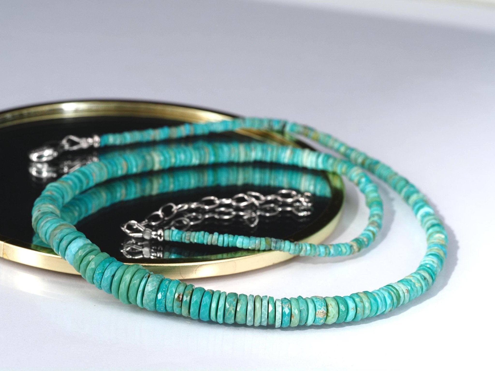 Arizona Türkis Halskette – facettierte Natursteine mit Silberverschluss