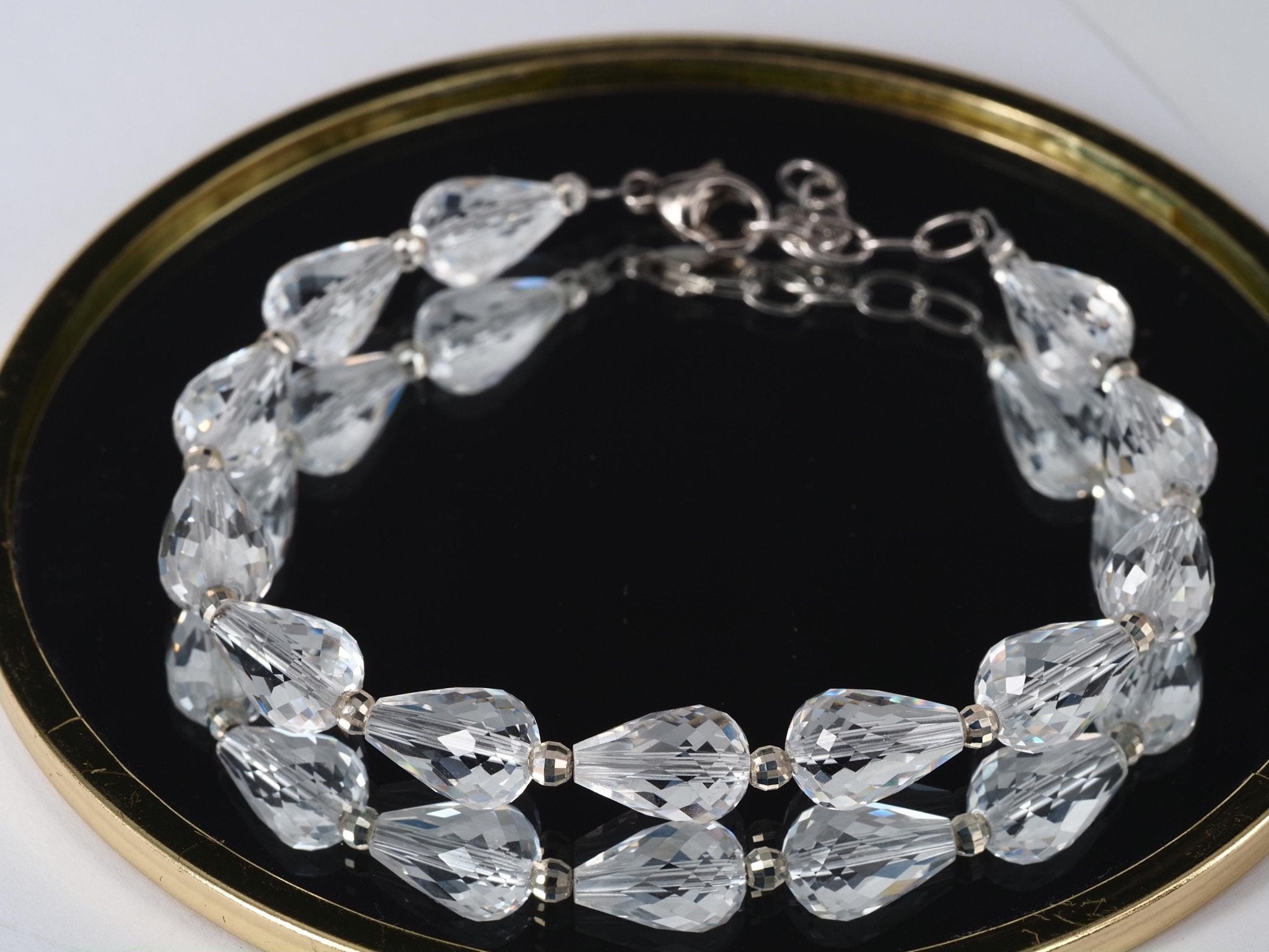 Bergkristall Armband – facettierte Tropfen aus klarem Naturkristall mit Silberverschluss