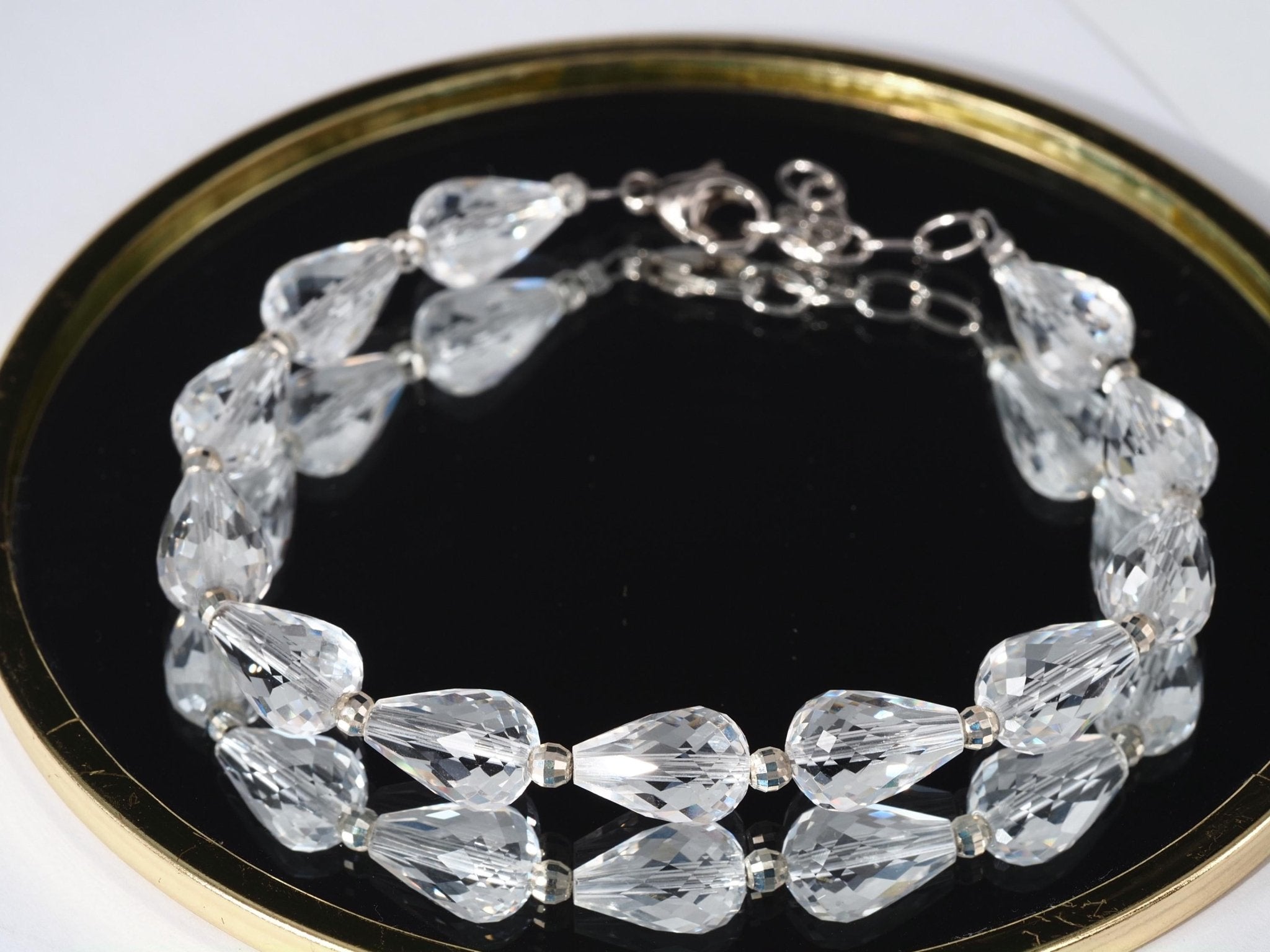 Bergkristall Armband – facettierte Tropfen aus klarem Naturkristall mit Silberverschluss