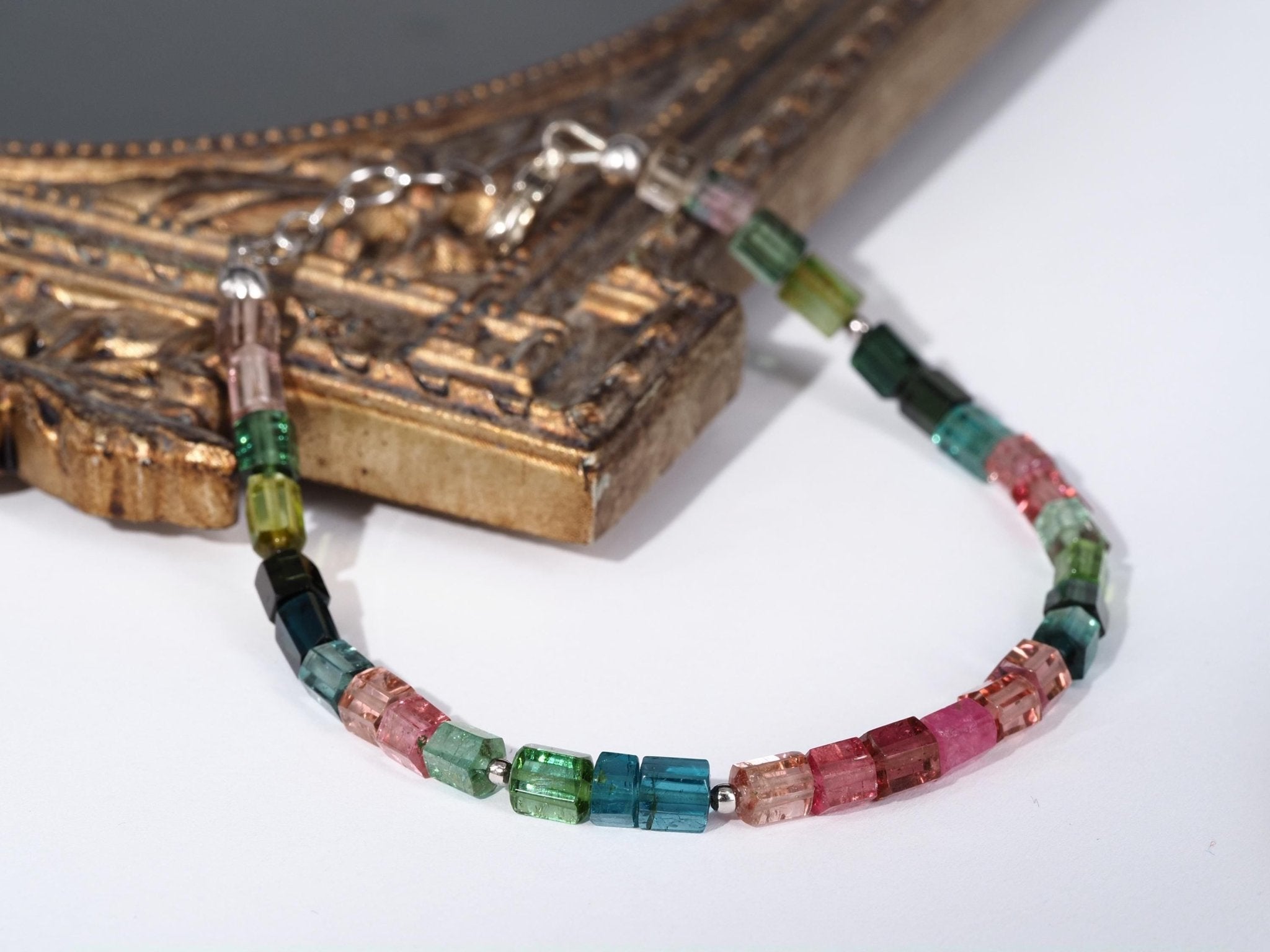 Buntes Turmalin Kristallspitzen Armband – farbenfroher Edelsteinschmuck mit Silberverschluss