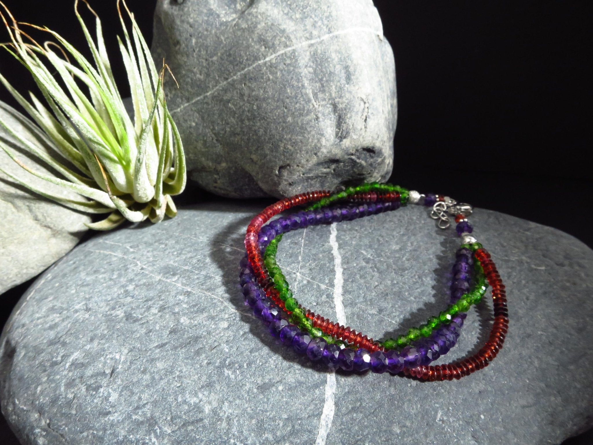 Drei reihiges Edelstein Armband Chromdiopsid Amethyst und Granat