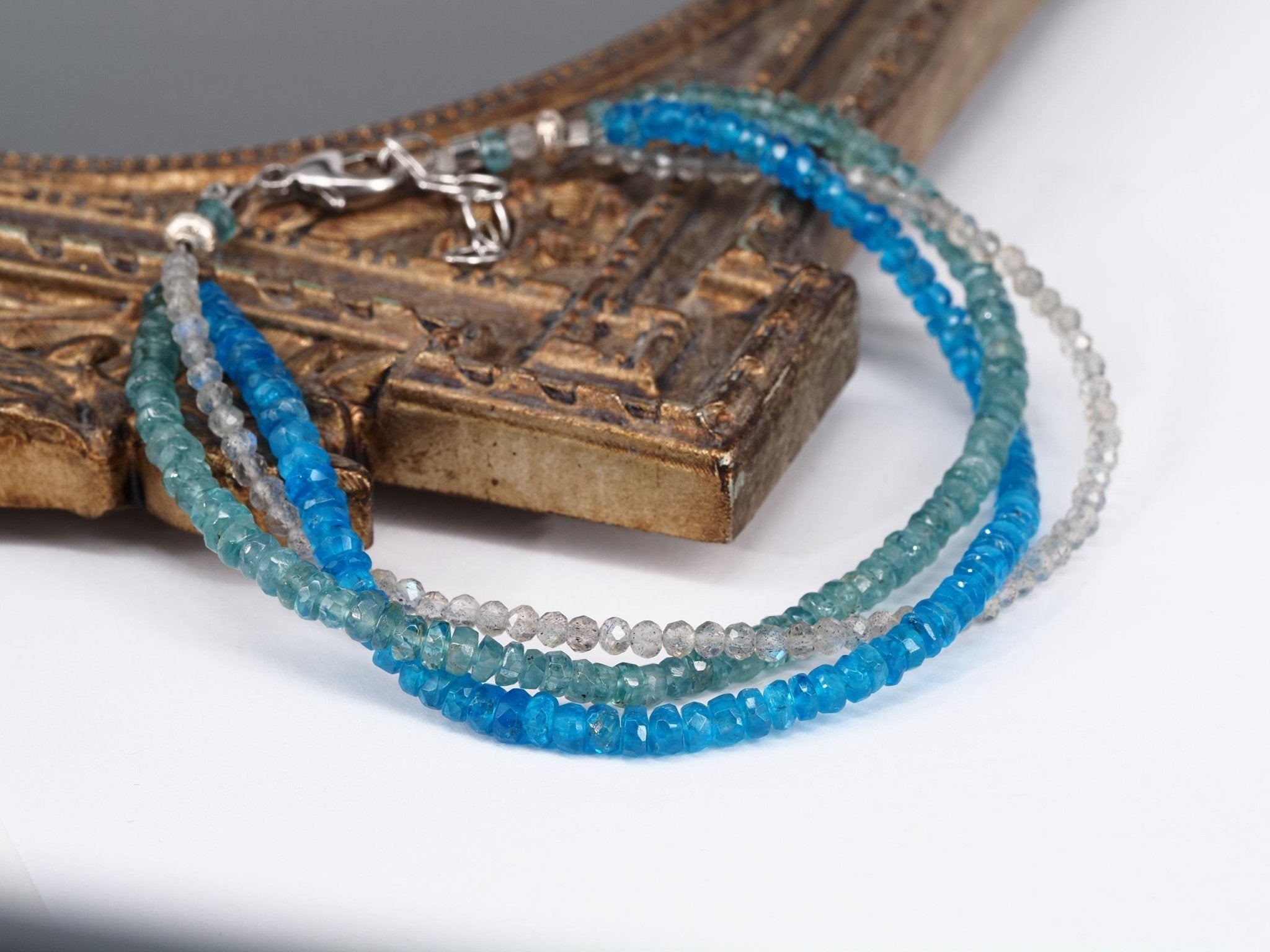 Drei reihiges Edelstein - Armband natürlicher unbehandelter Edelsteine blauer Turmalin Apatit und Labradorit facettiert Sterling Silber Unikat