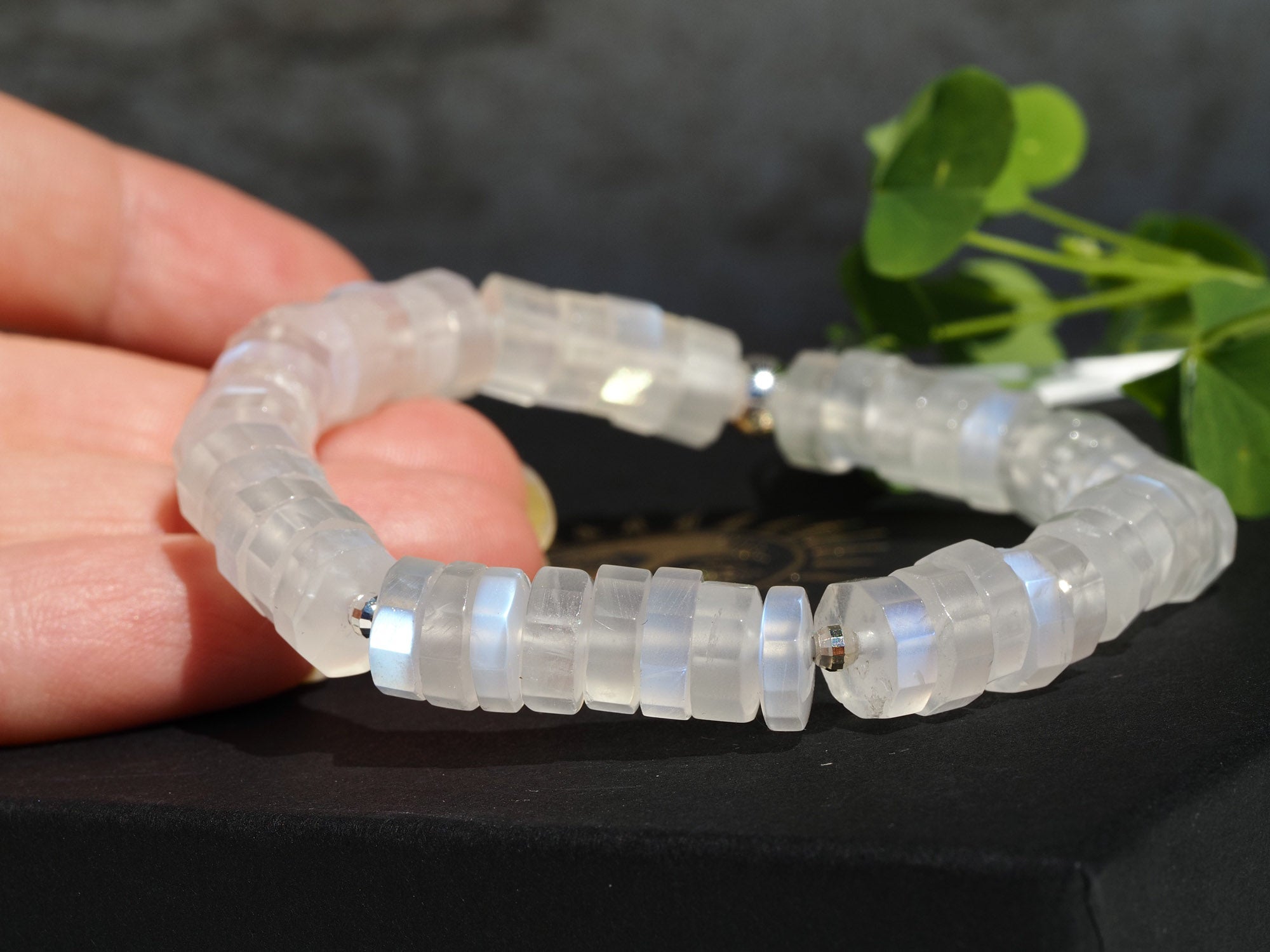 Edles Mondstein Armband mit 925er Silber elastisch