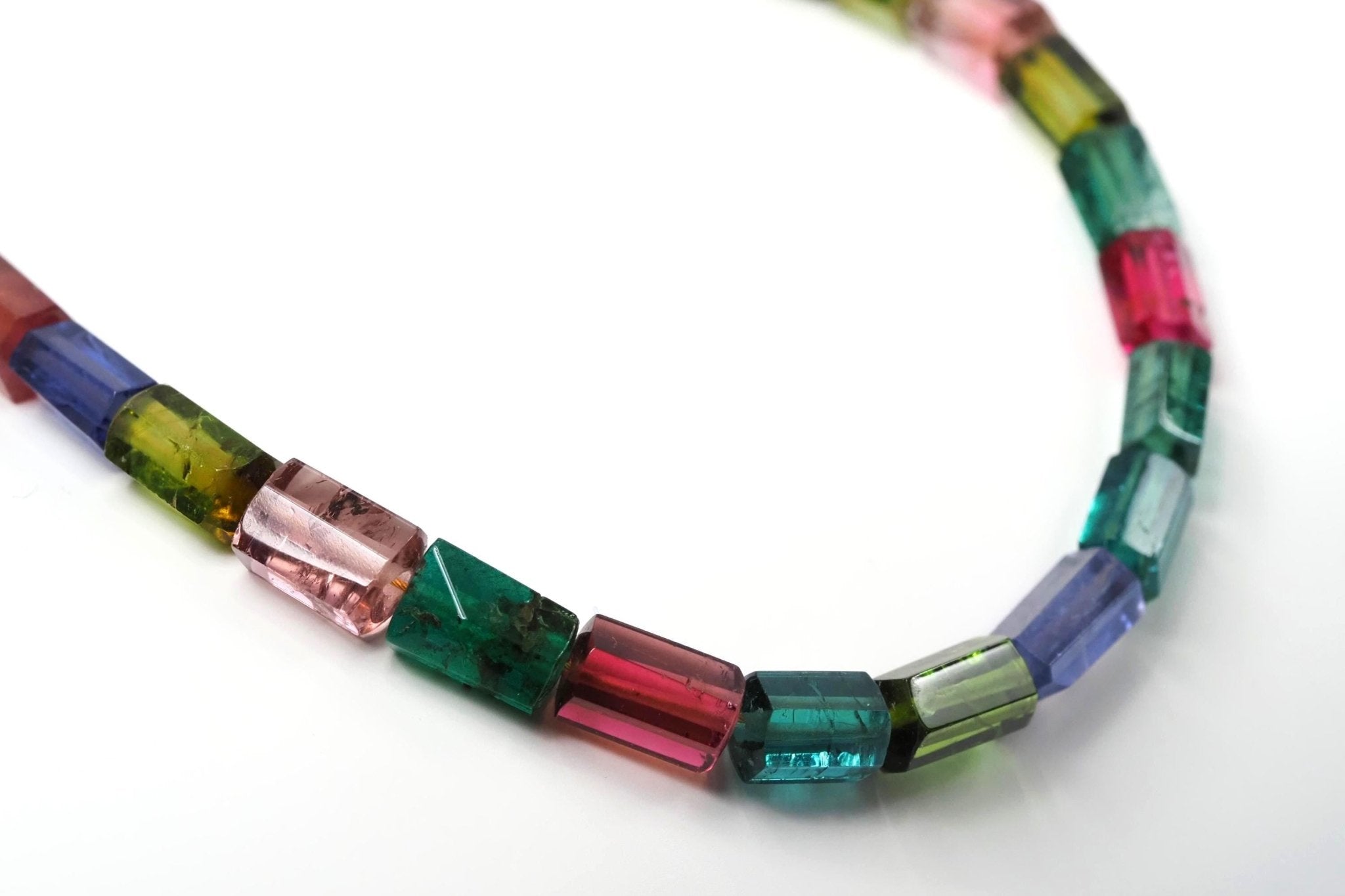 Exklusive Turmalin Kette in rosa, blau, grün und blau mit Gold - Verschluss