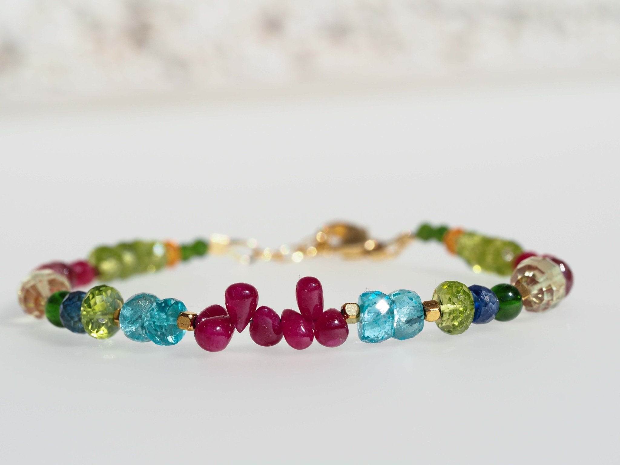 Farbintensives Edelstein Armband echt gold filled