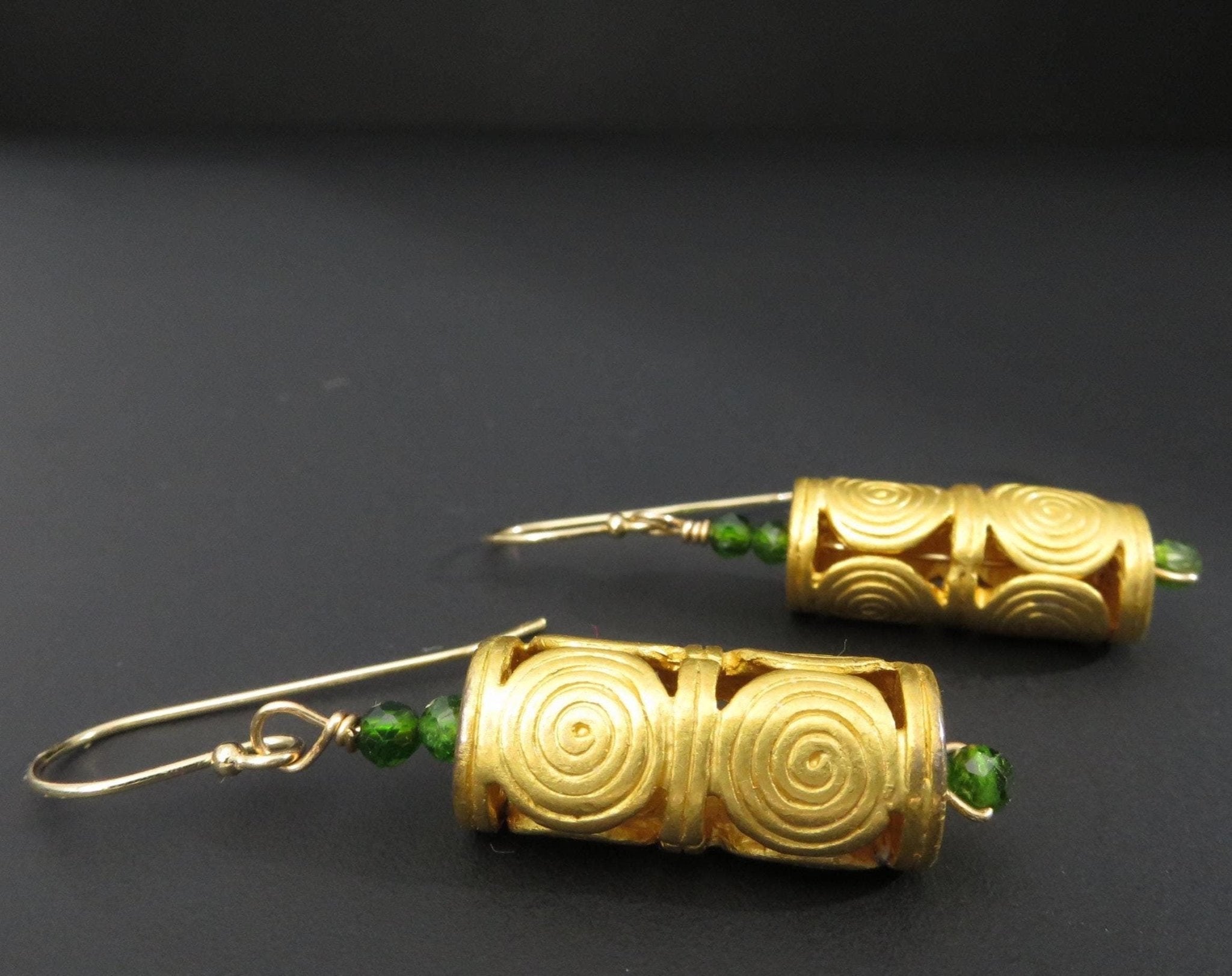 grüne Chromediopsid Edelstein Ohrringe Antikschmuck