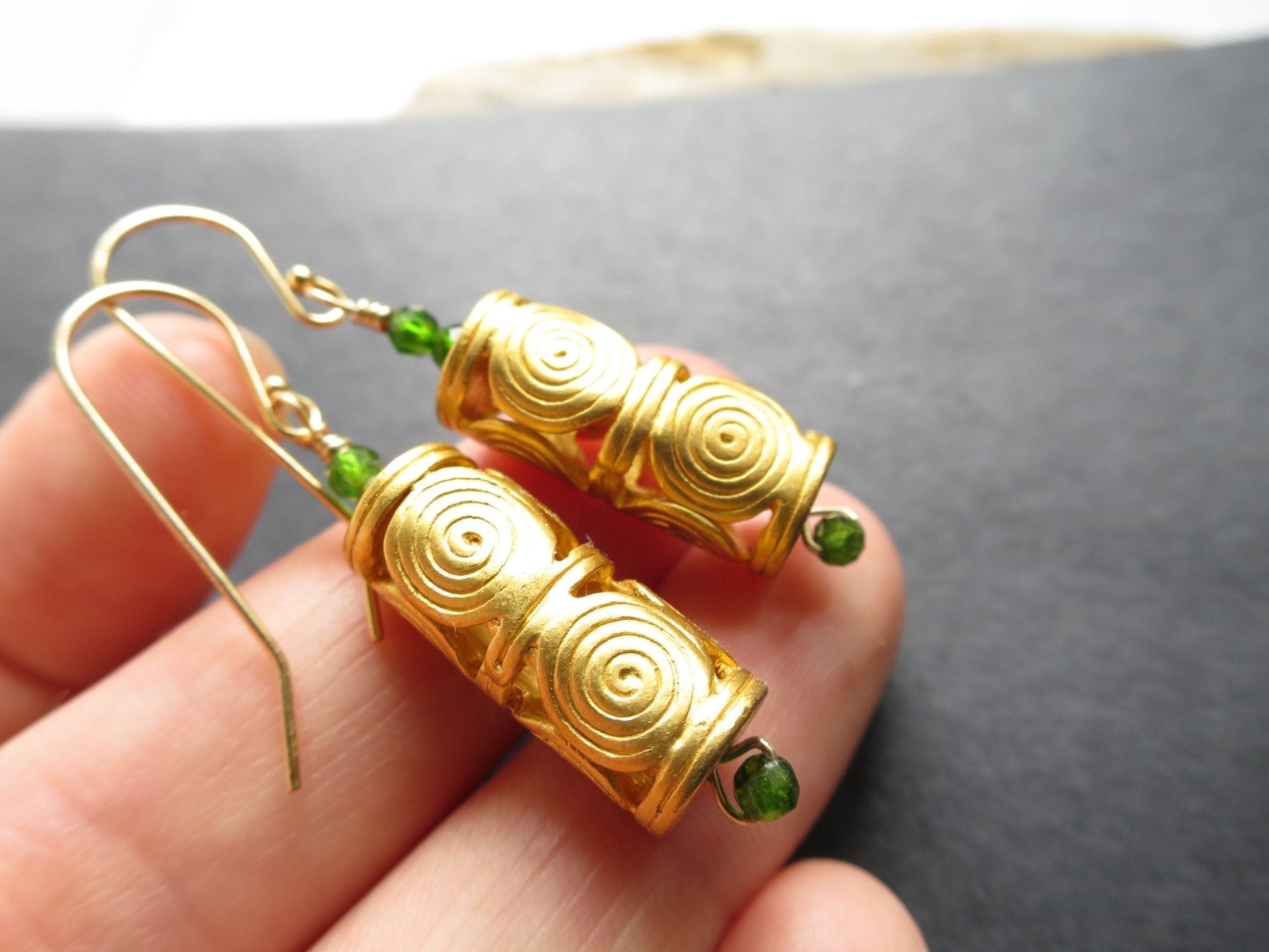 grüne Chromediopsid Edelstein Ohrringe Antikschmuck