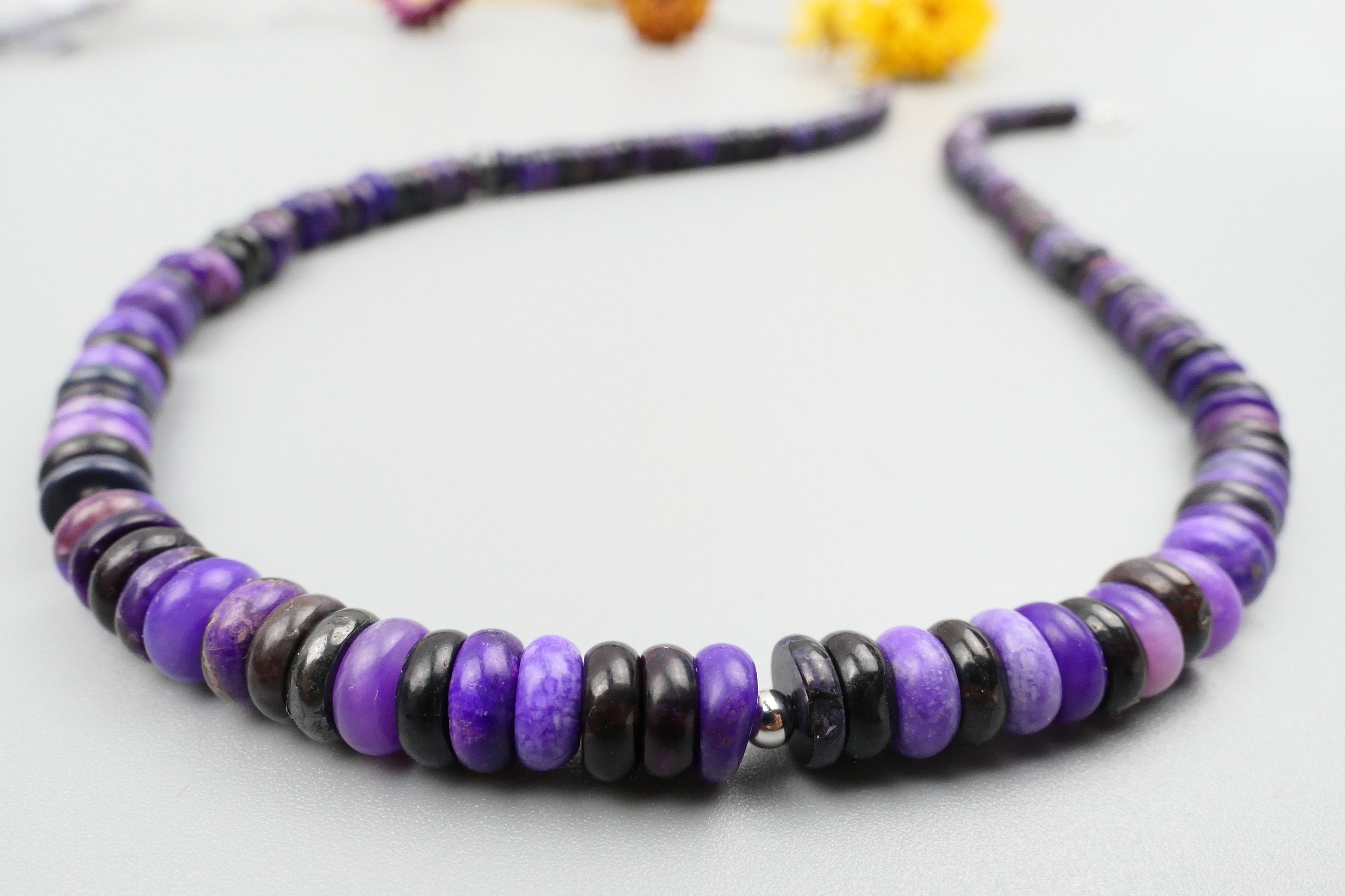 Sugilith Kette Lila Edelstein Rarität kräftige Farbe