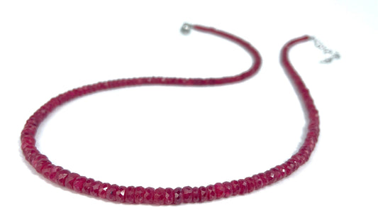 Echte natürliche rote Rubin-Edelstein-Halskette, Sterling-Silber 925, Verschluss, facettierte Perlen, natürliche Farbe, Edelstein-Collier