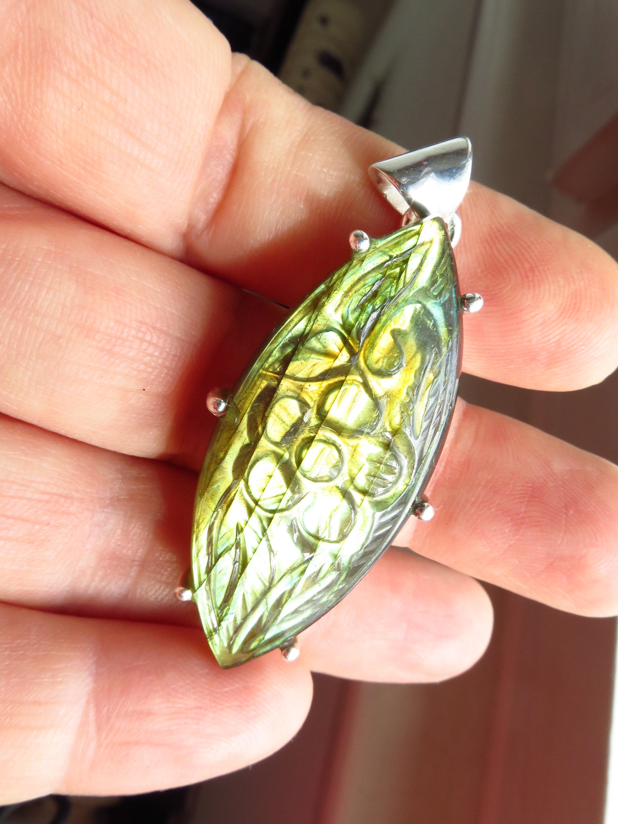 Gravierter Labradorit Anhänger Sterling Silber 47 mm