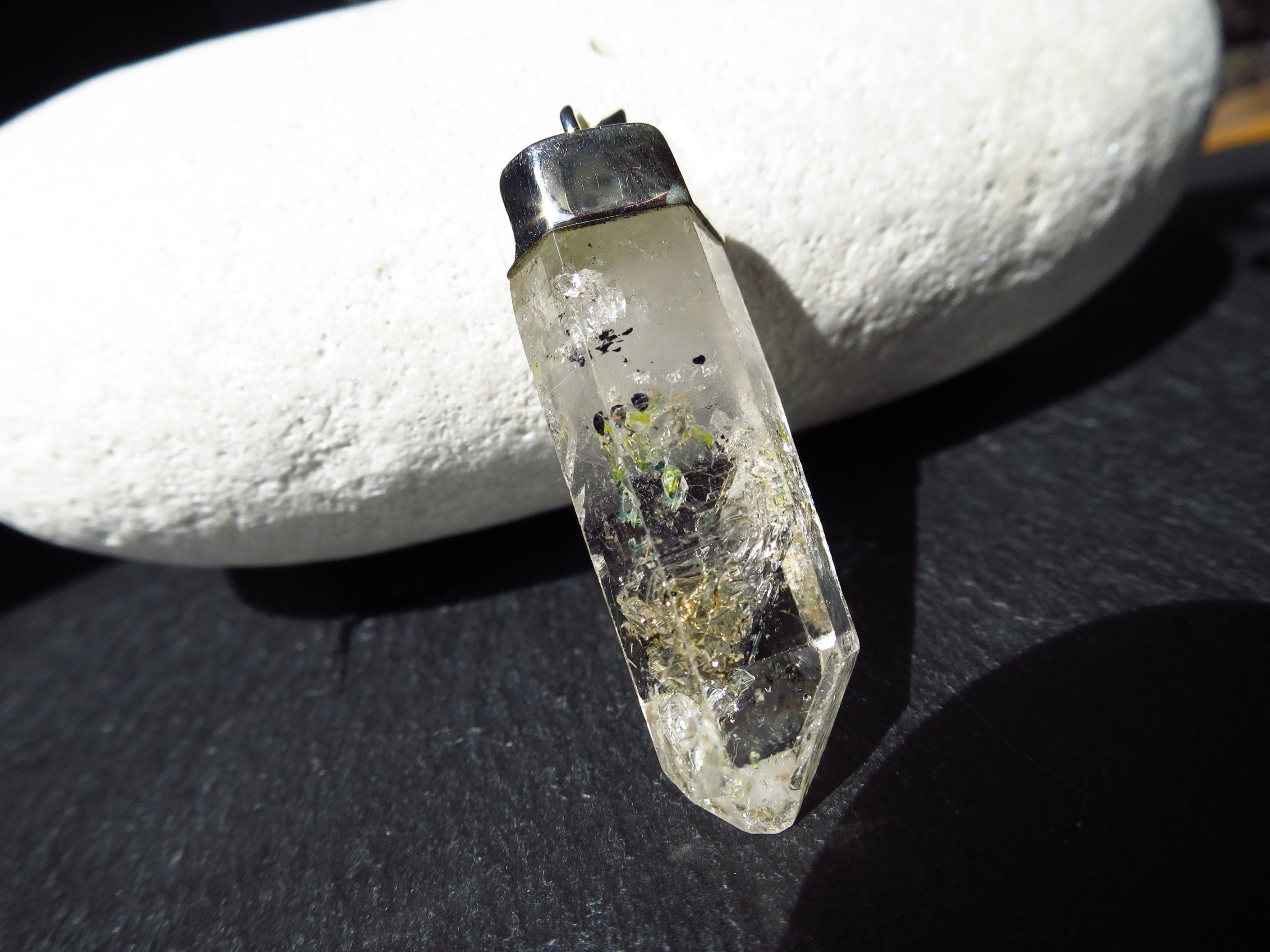 Firefly Petroleum Quarz Spitze als Anhänger in Silber