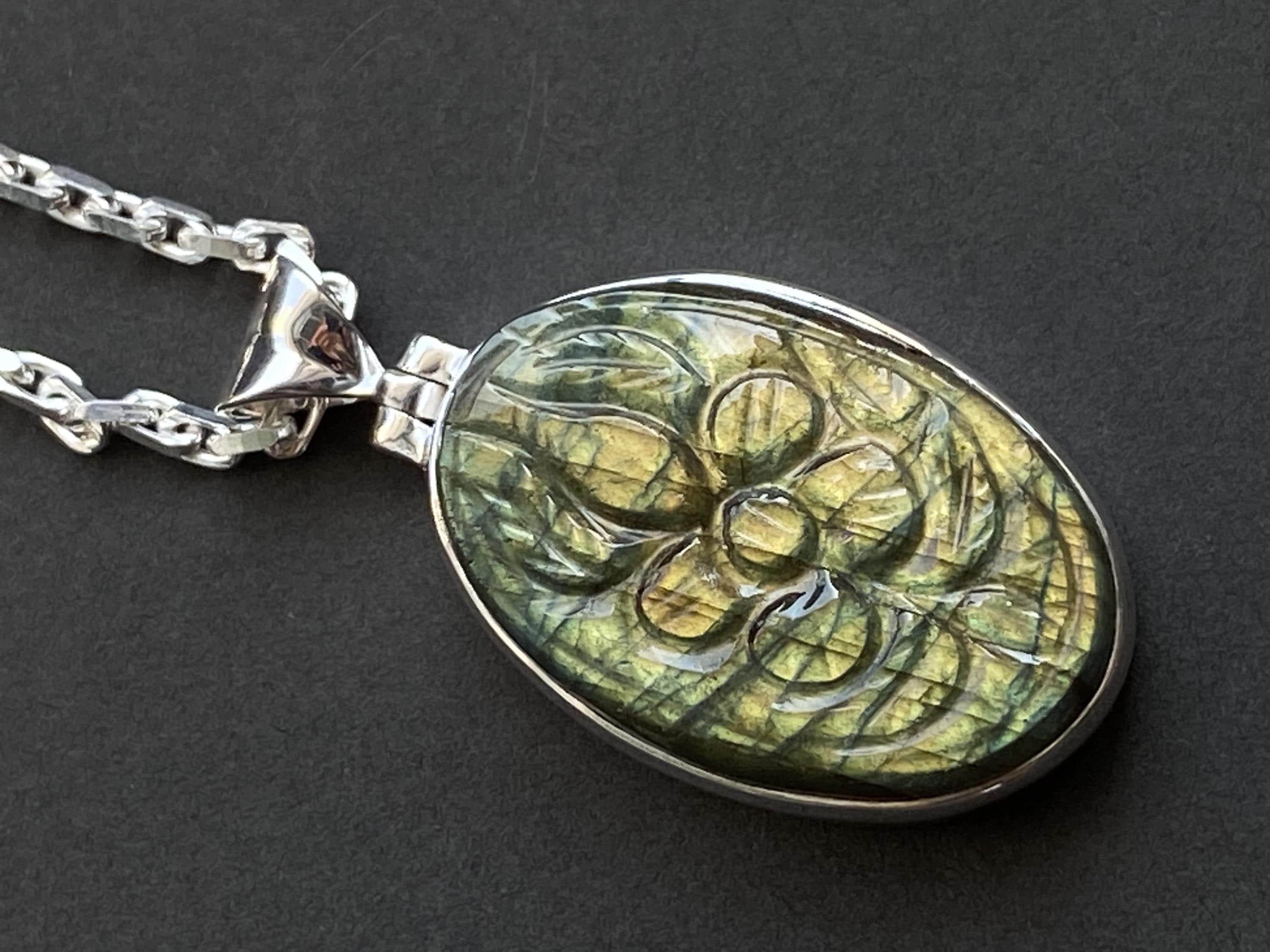 Gravierter Labradorit Anhänger 925 Silber 37 mm