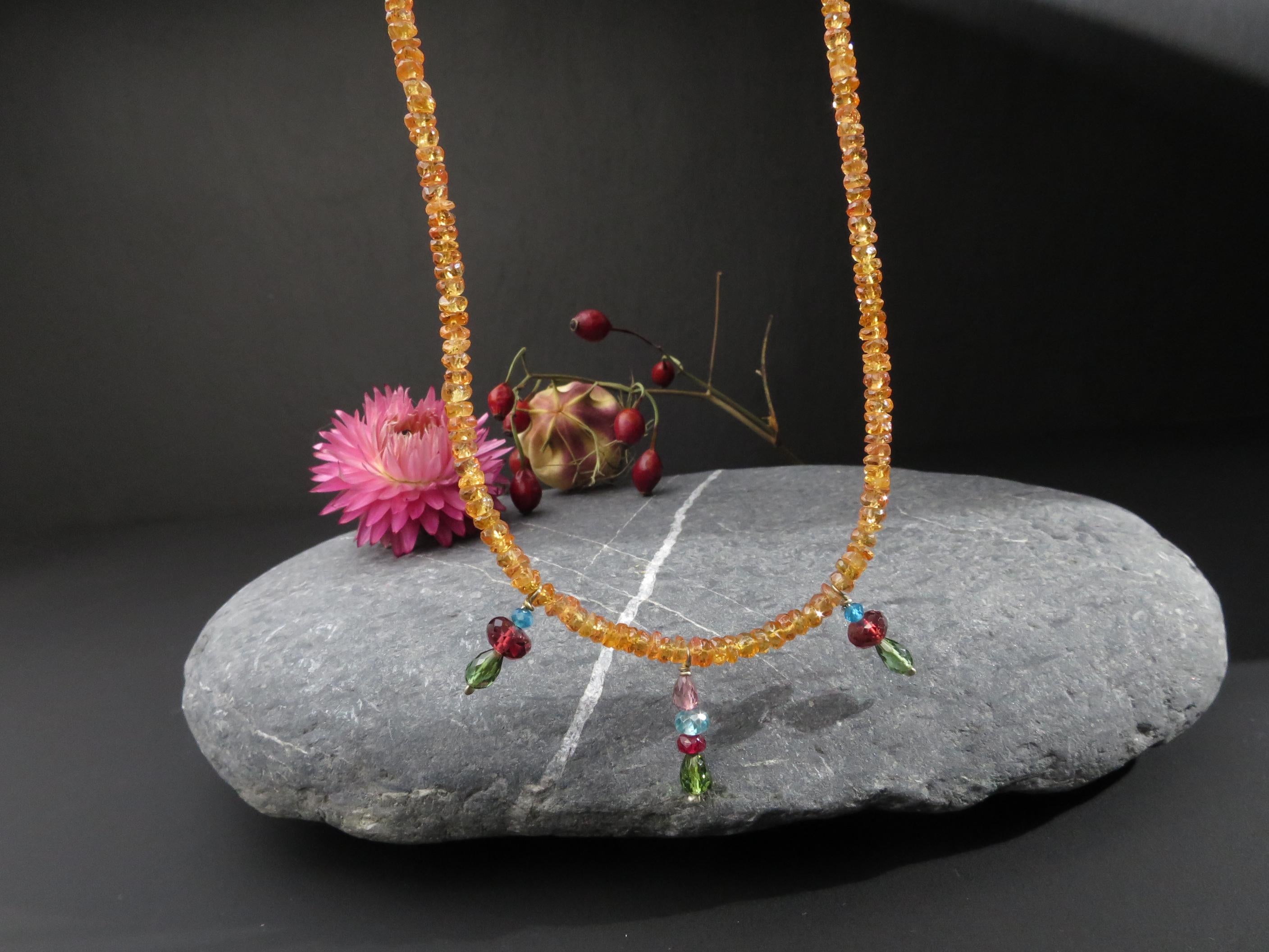 Saphir-Edelsteinkette in orange mit Turmalin facettiert