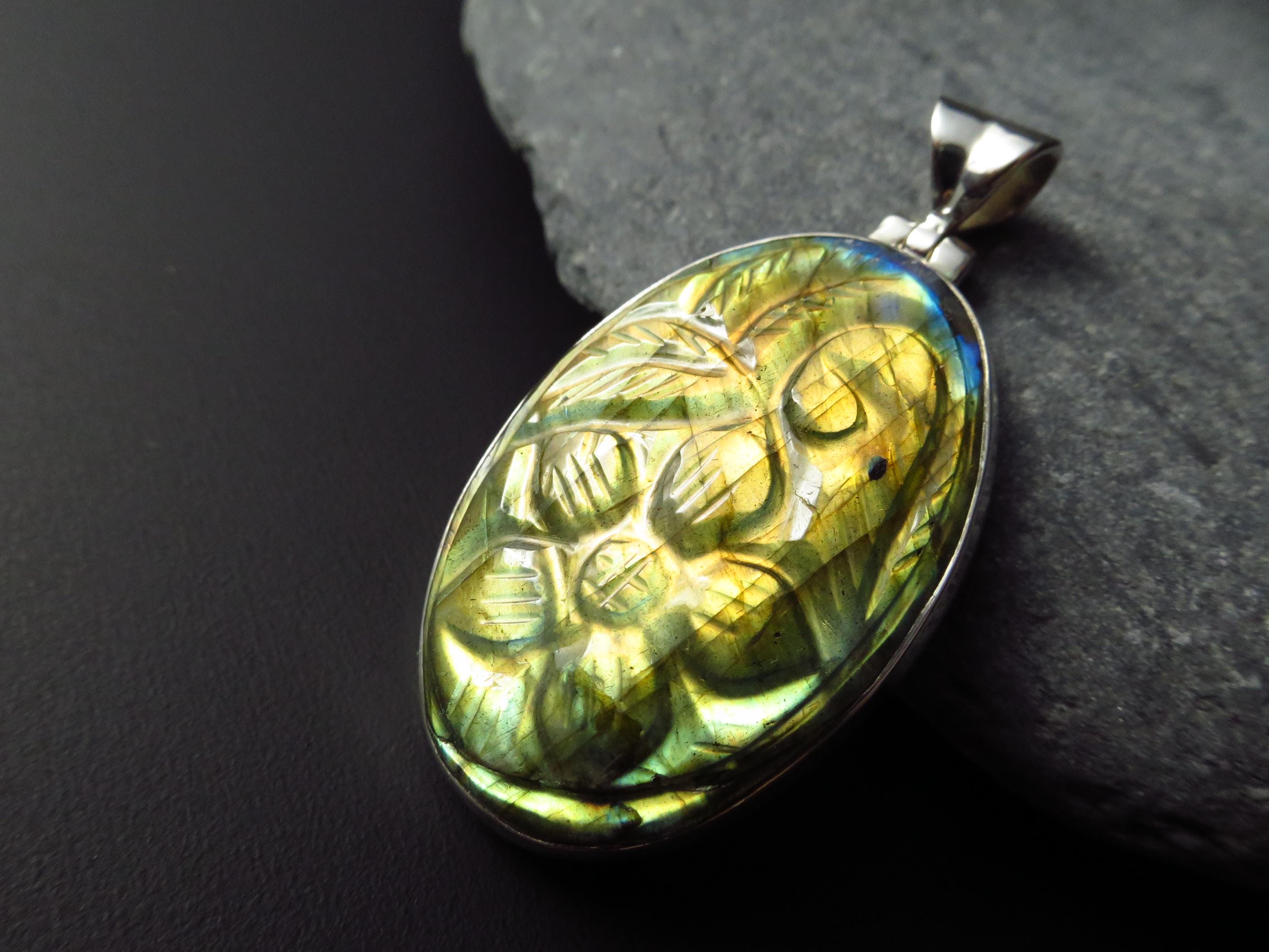 Labradorit Anhänger Silber Gravierter Labradorit Anhänger Silber Labradorit Blume Anhänger graviert Blume Stein Anhänger Labradorit