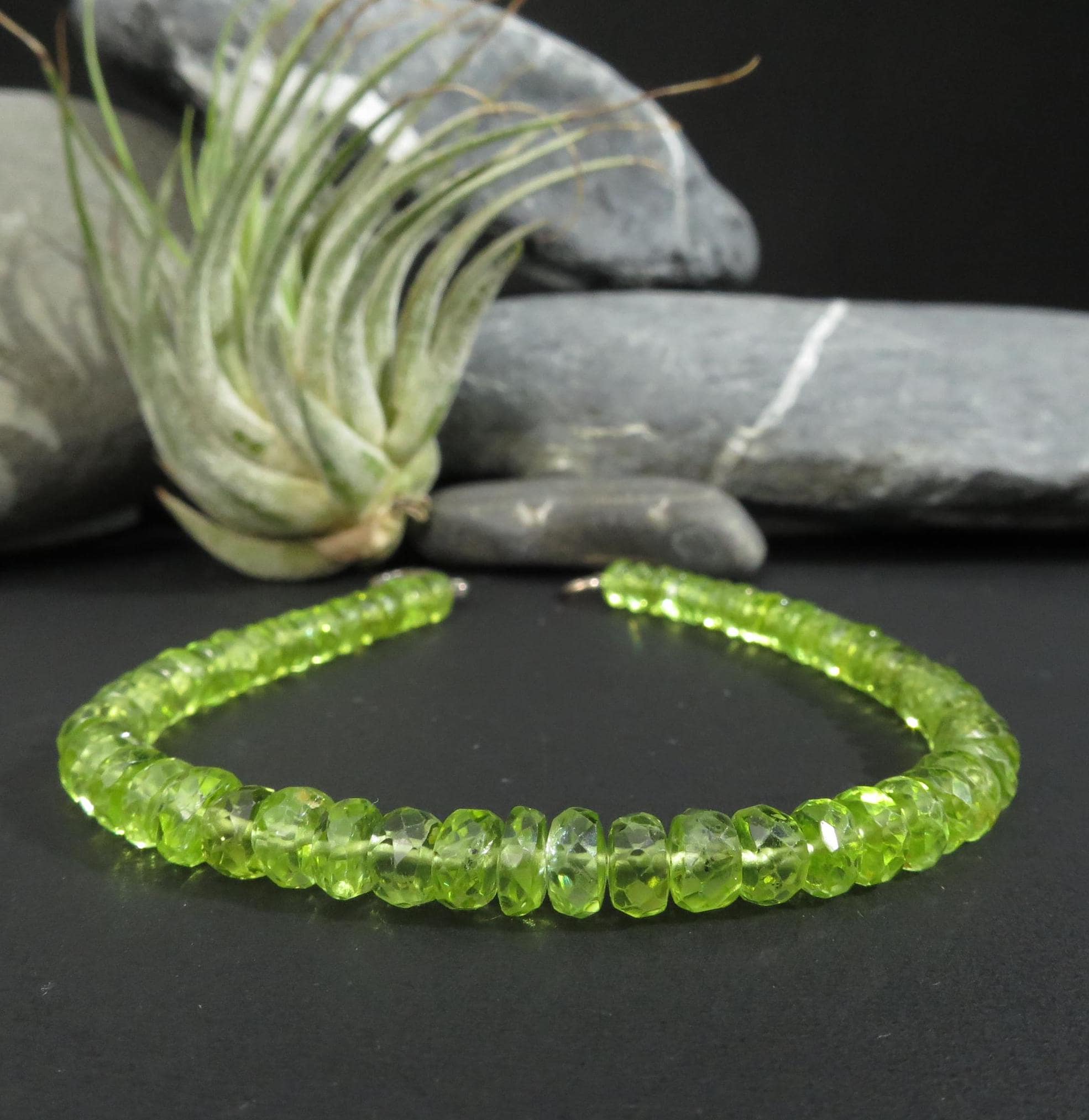 Peridot Armband Silber Grasgrün Peridot facettiert grün Edelstein Natur Peridot Armband Edelstahl Verschluss AAA Peridot Unisex Armband