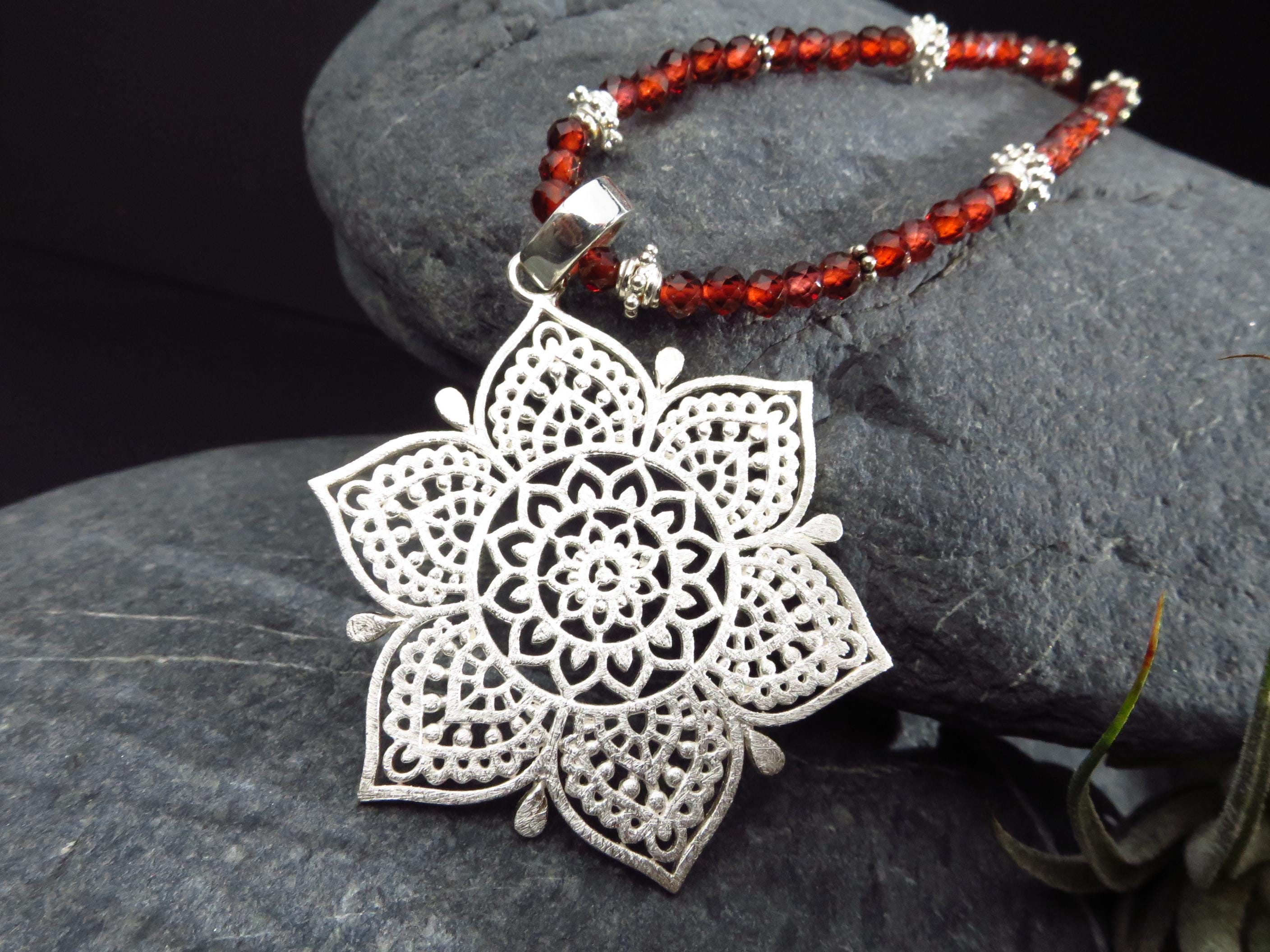 Granat Kette mit großem Mandala Anhänger 925 Silber