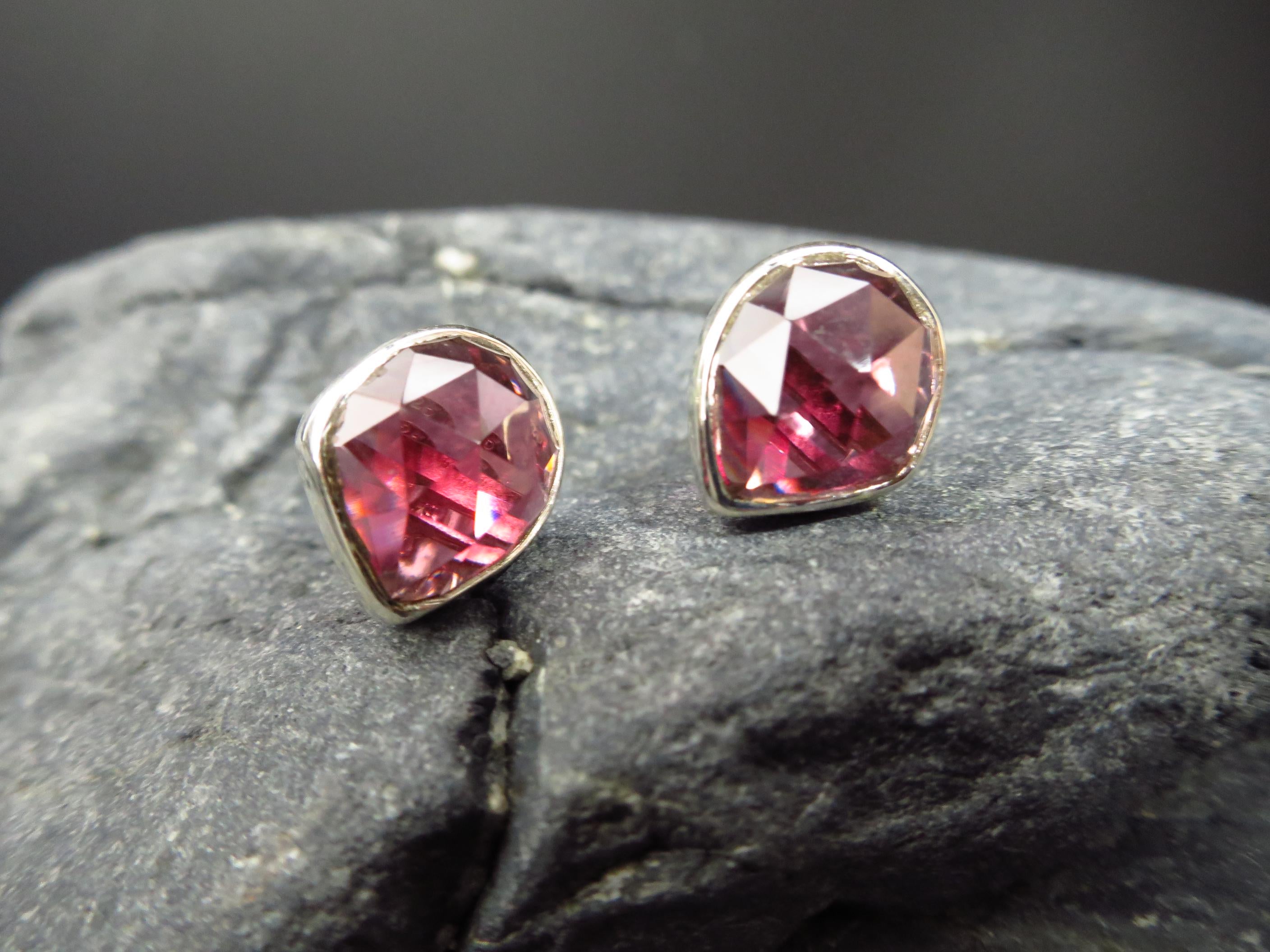 Granat Ohrstecker Silber Granat Rose cut Mosambik Granat Silber Ohrringe Granat Edelstein rot Granat Ohrstecker Natur Edelstein Unikat