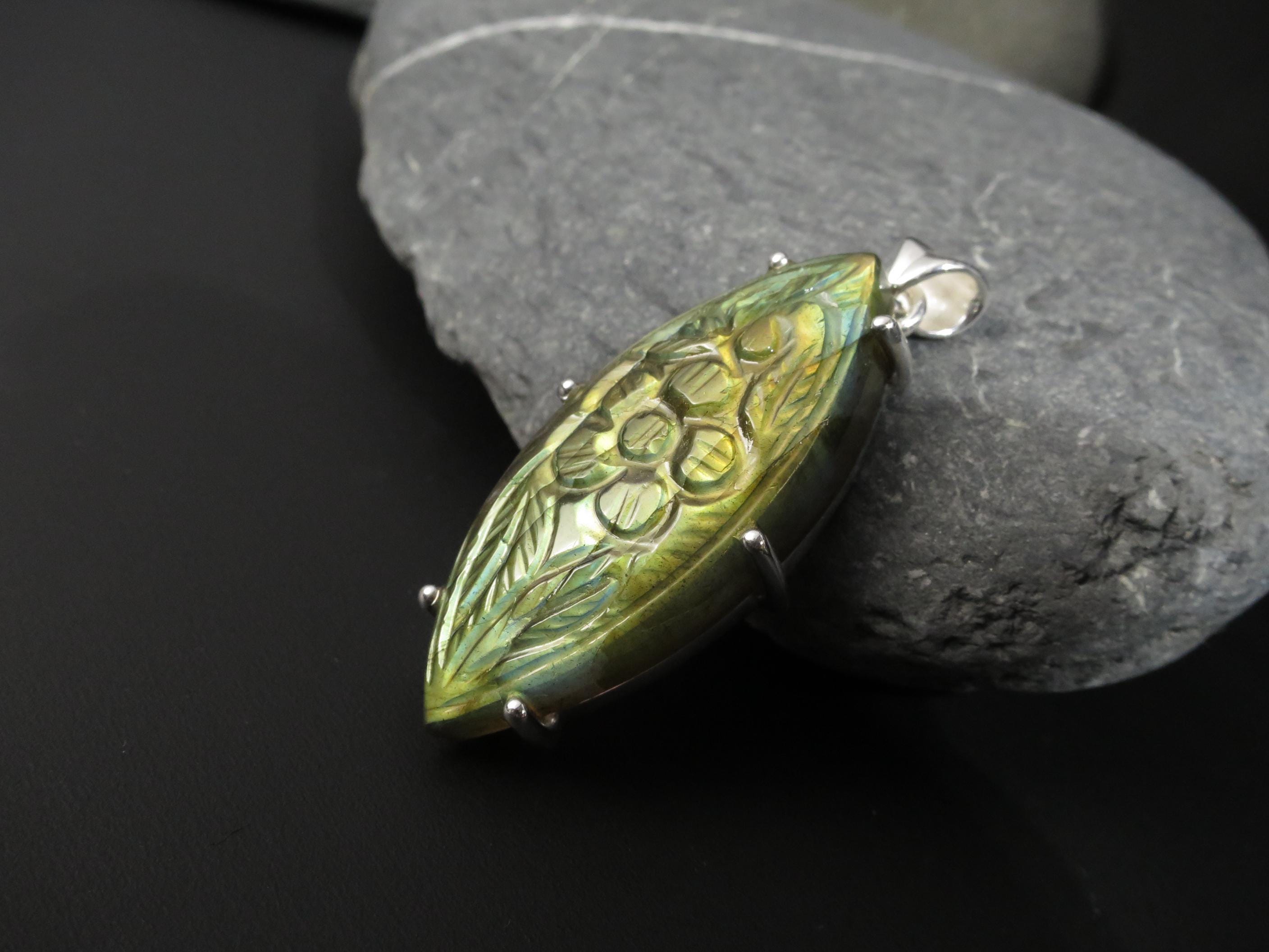 Gravierter Labradorit Anhänger Sterling Silber 47 mm