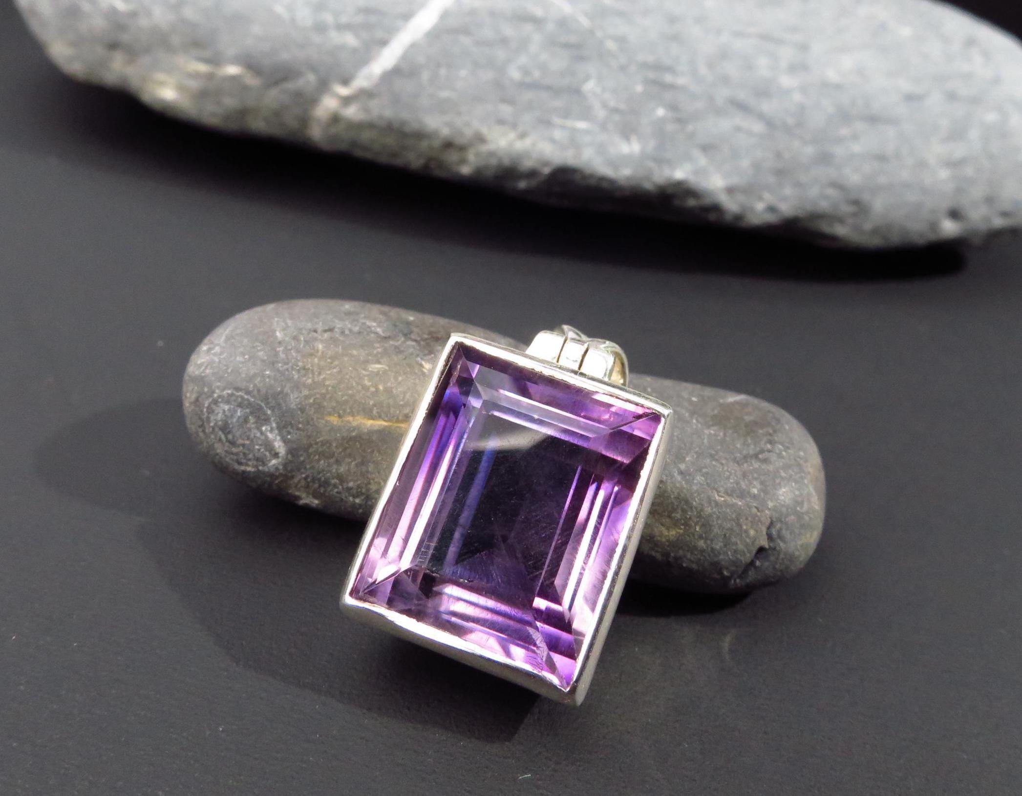 Amethyst Anhänger Silber Amethyst eckig Edelsteinanhänger Natur Amethyst lila Anhänger Brasilien Amethyst Kettenanhänger Silber Edelstein