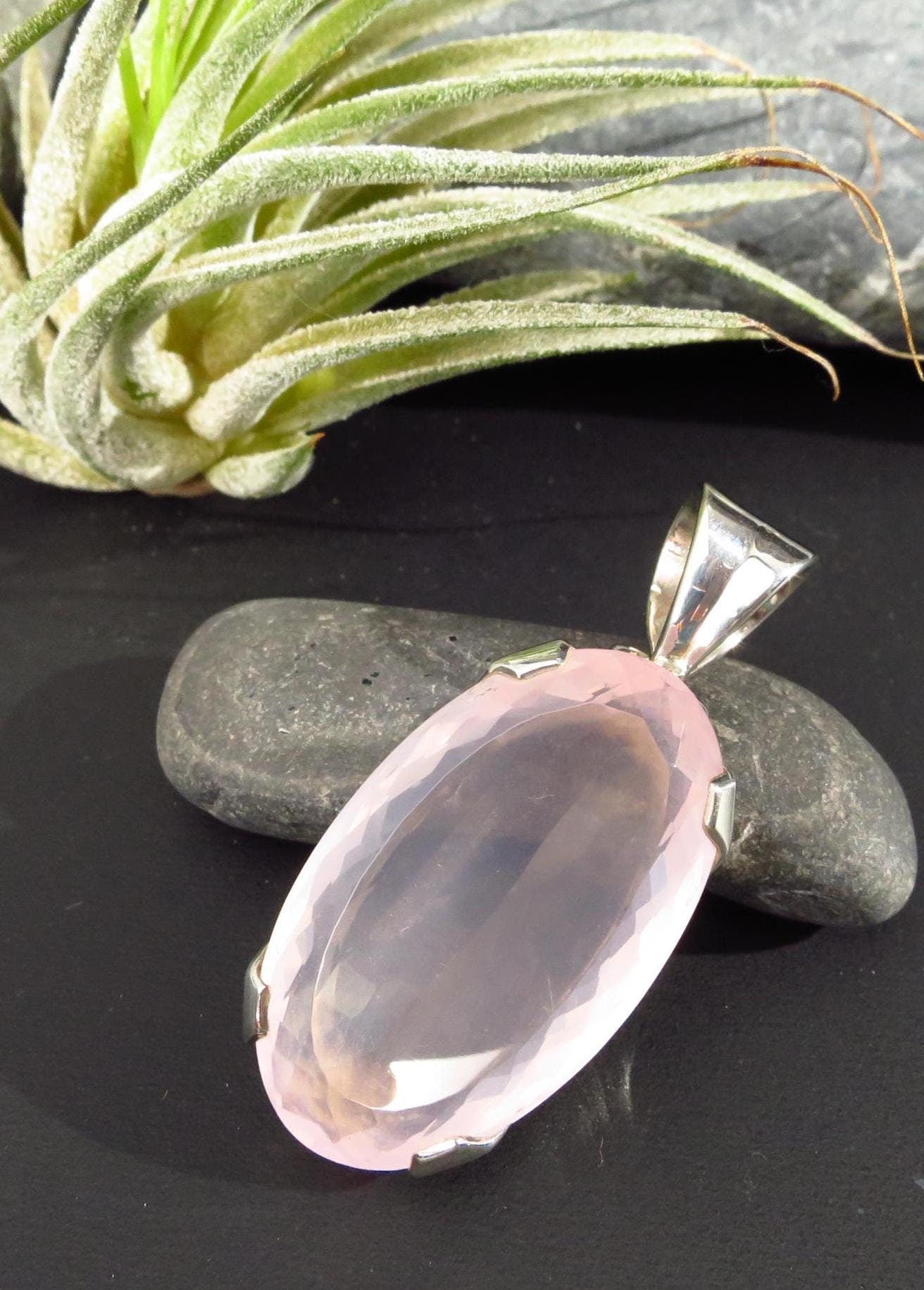 Rosenquarz Anhänger Silber klarer natürlicher Rosenquarz Edelstein facettiert gefasst 925 Sterling Silber Einzelstück