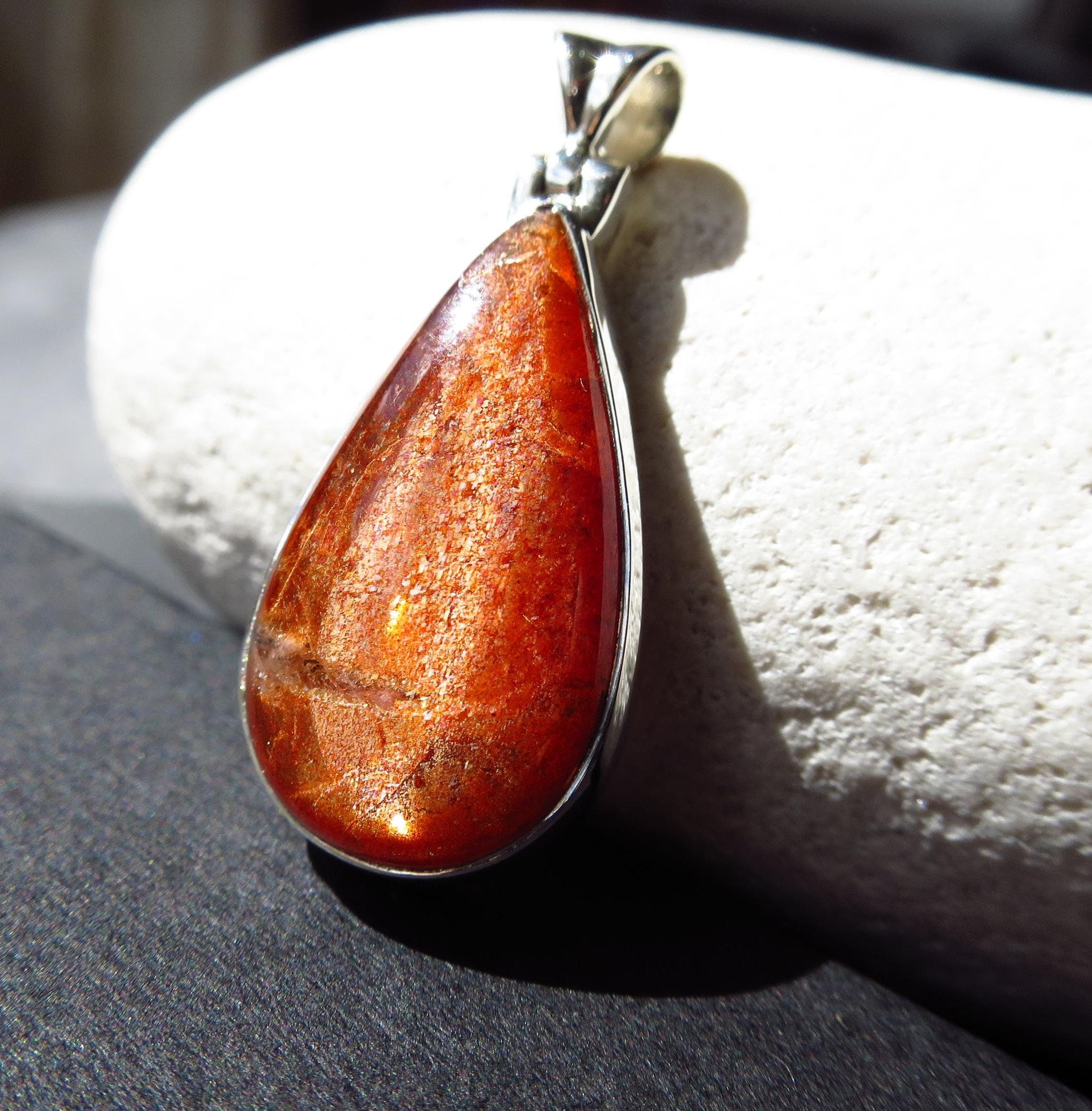 Strahlender Sonnenstein Anhänger orange Afrikanischer Sonnenstein Tansania gefasst 925 Sterling Silber Natur Edelstein Tropfen Cabochon