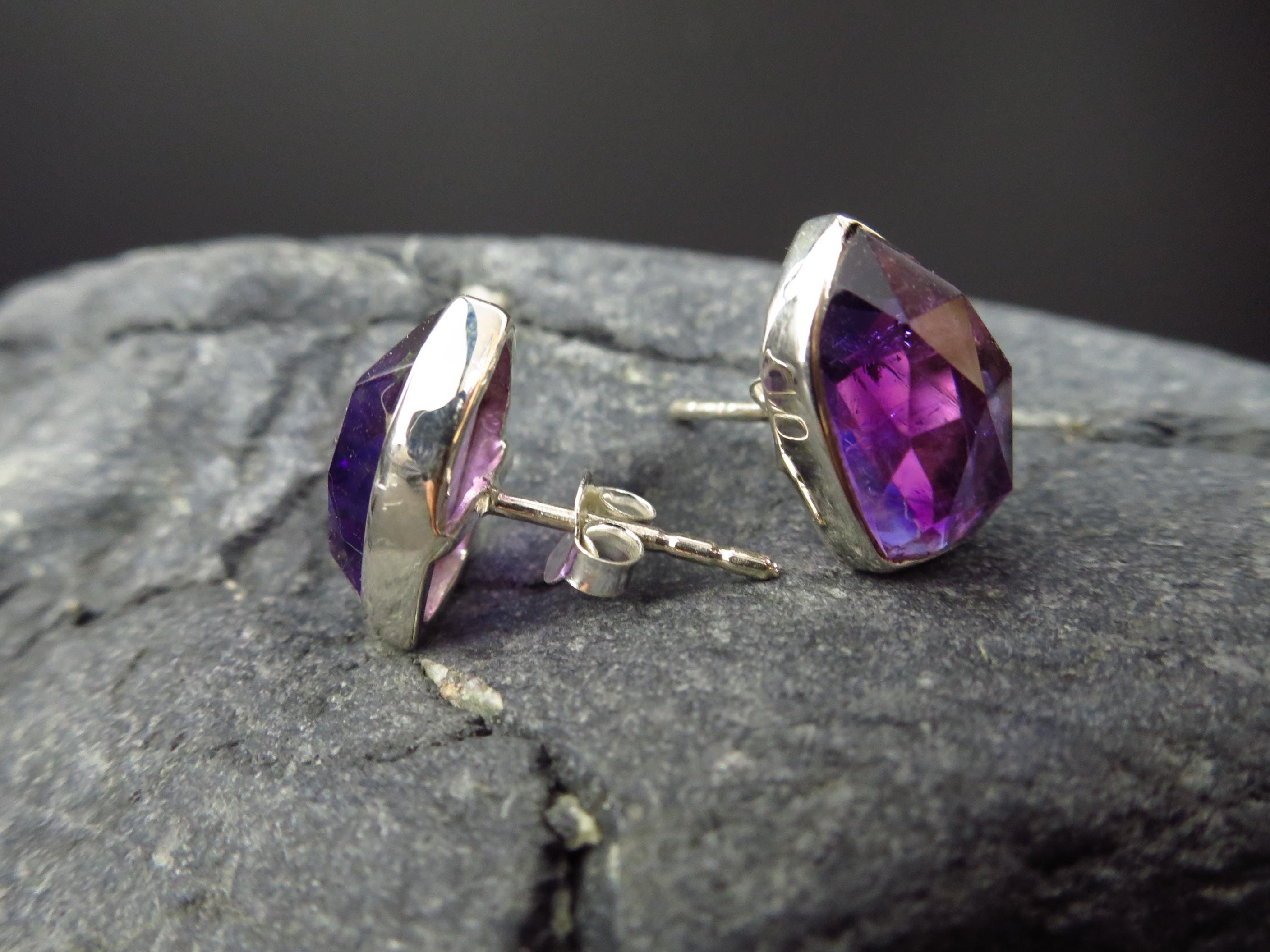 Große Rose cut lila Amethyst gefasst 925 Sterling Silber Ohrringe Ohrstecker Edelstein facettiert Ohrstecker Natur Edelstein Unikat