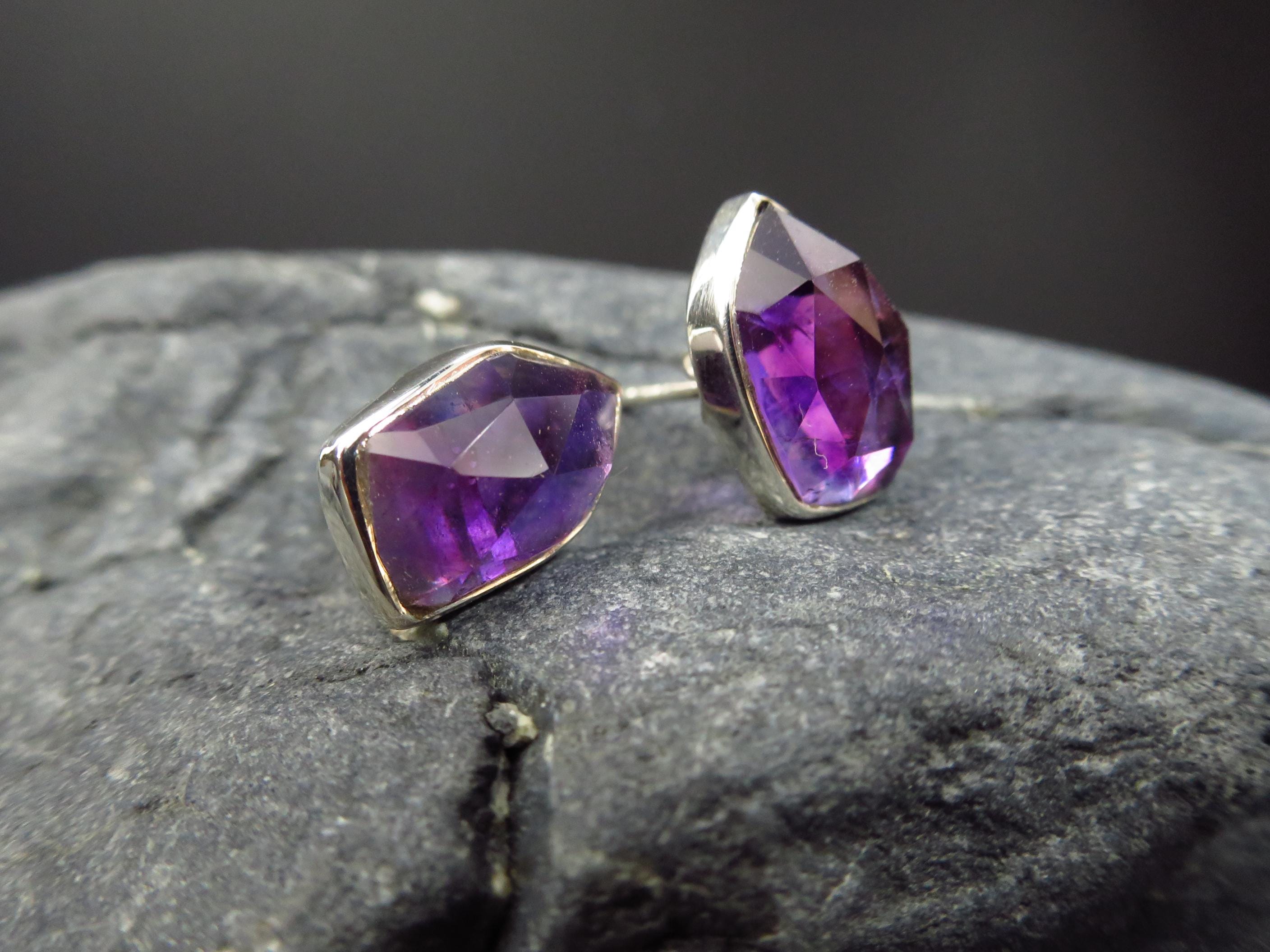Große Rose cut lila Amethyst Ohrstecker in 925 Silber