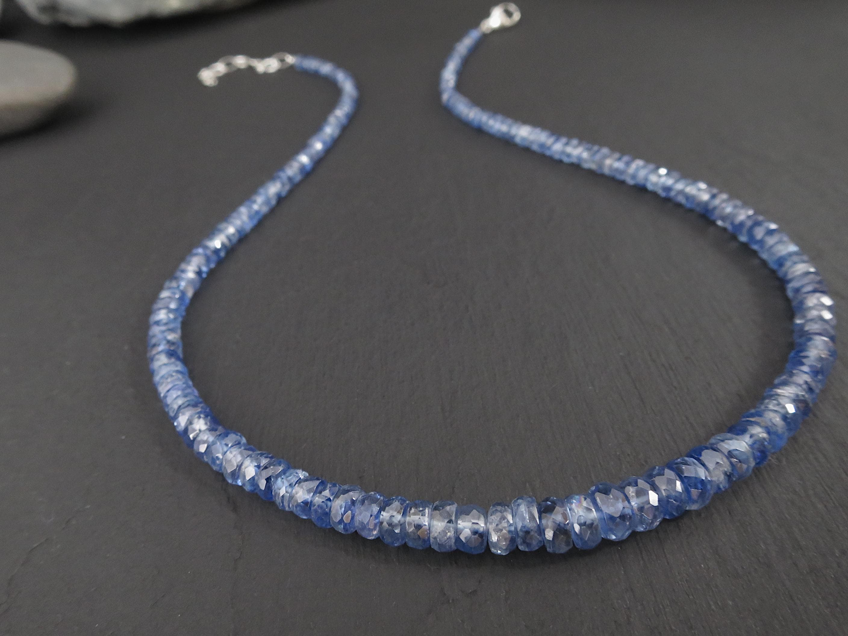 Kyanit Kette mit Verlängerungskette Edelsteinkette blau