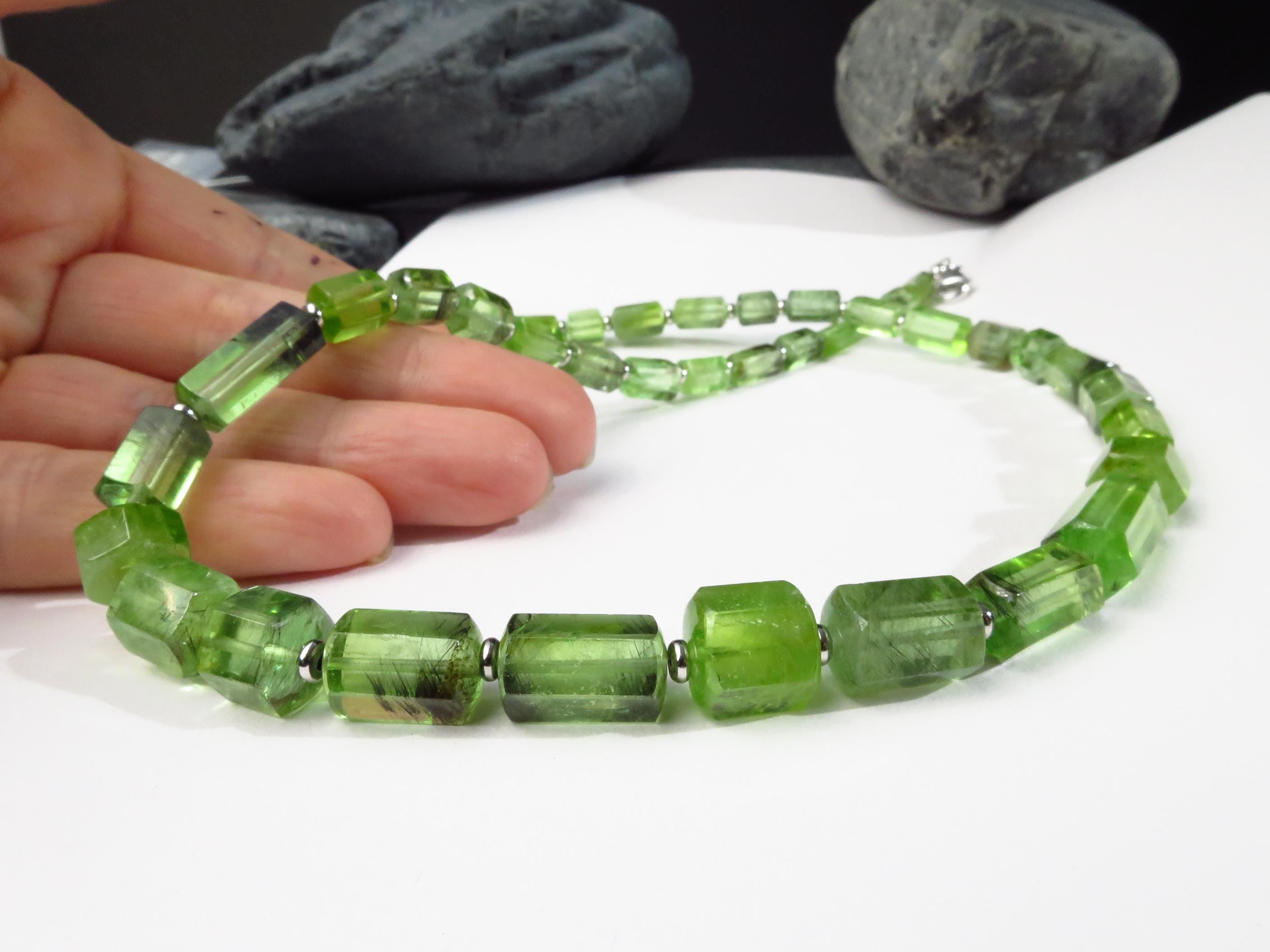 Peridot Ludwigit Kristalle Nadeln Kette Silber Rarität