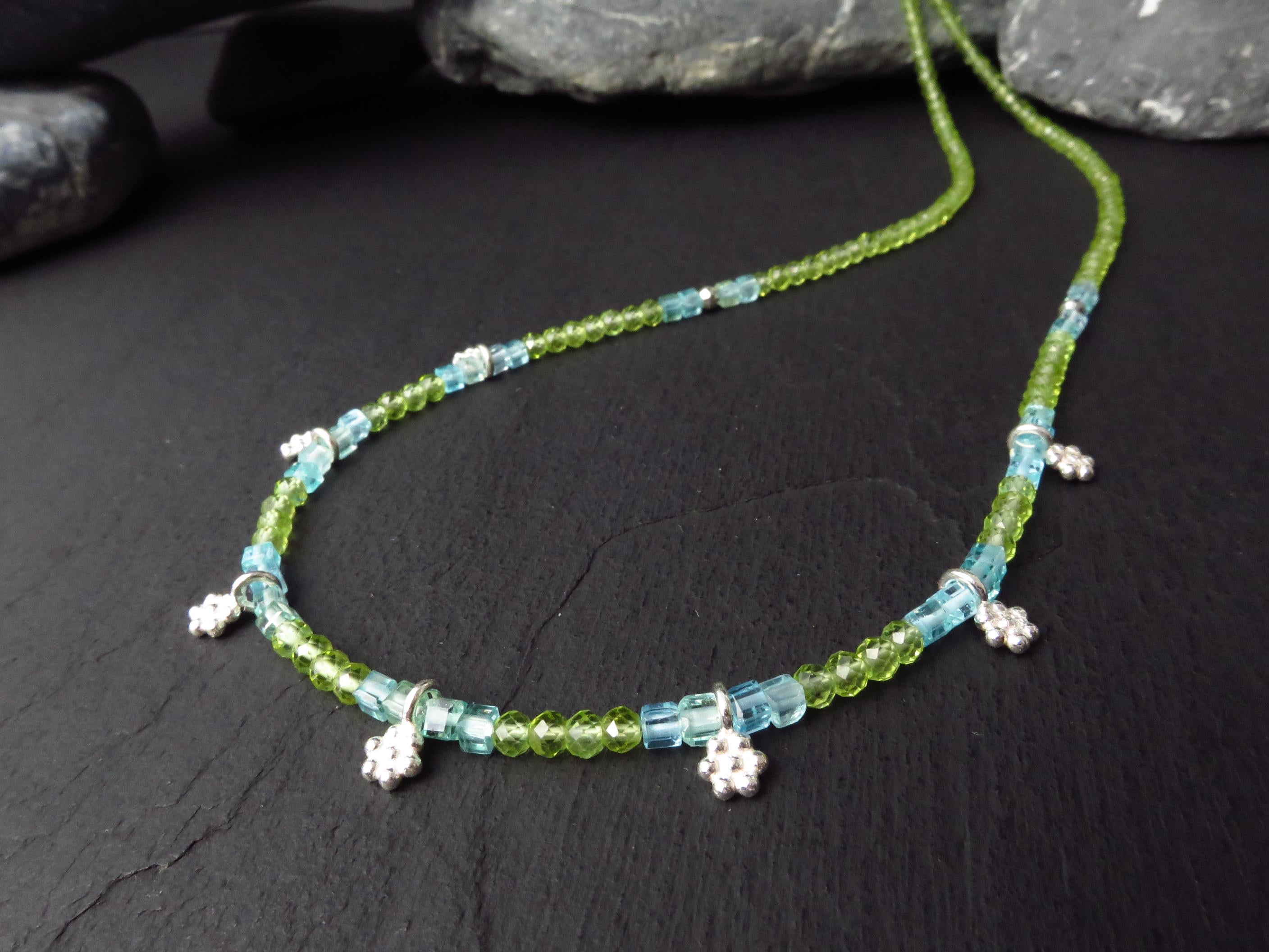 Peridot Kette grün 44,5cm Apatit Würfel Blumen Silber