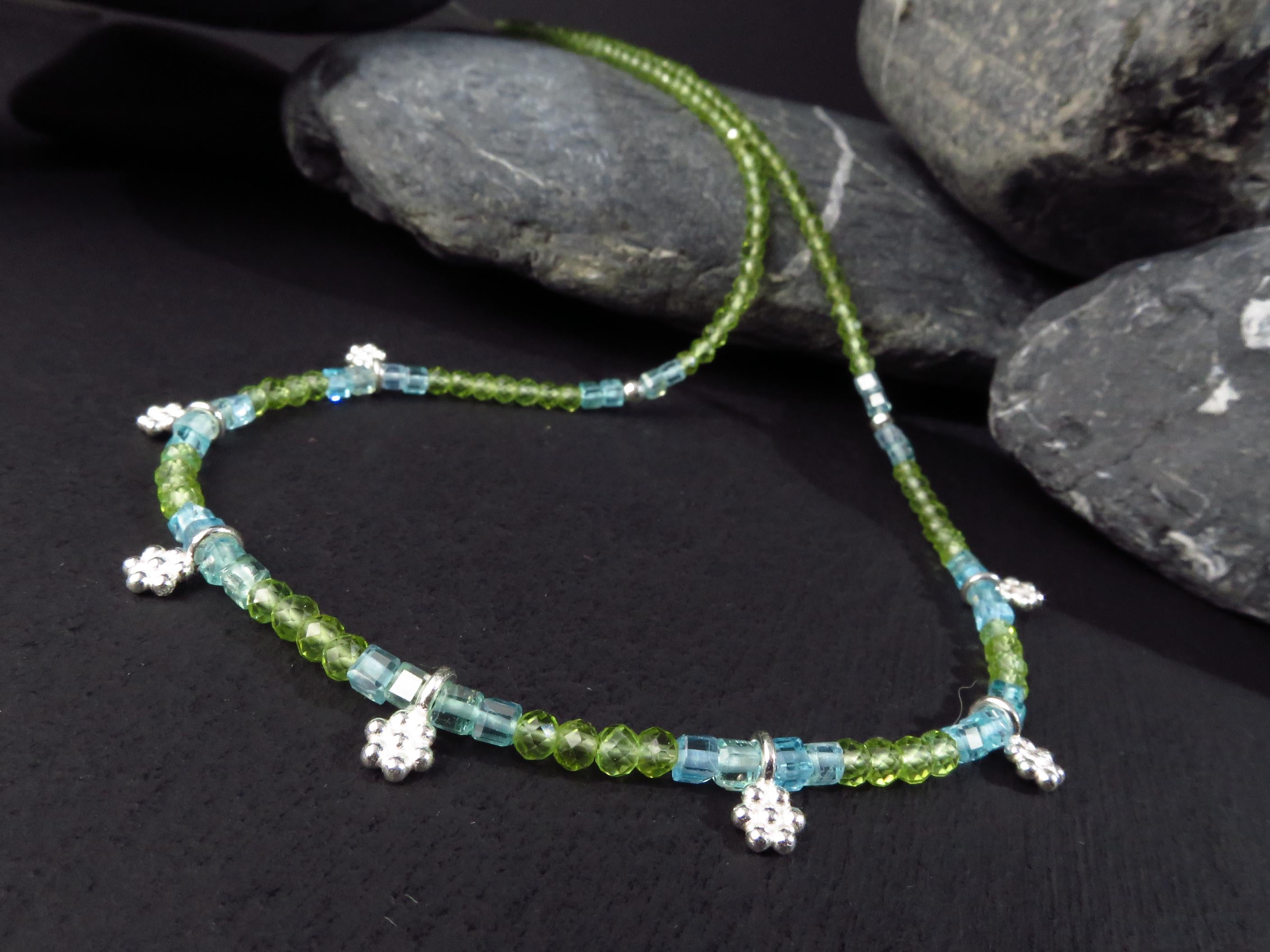 Peridot Kette grün 44,5cm Apatit Würfel Blumen Silber